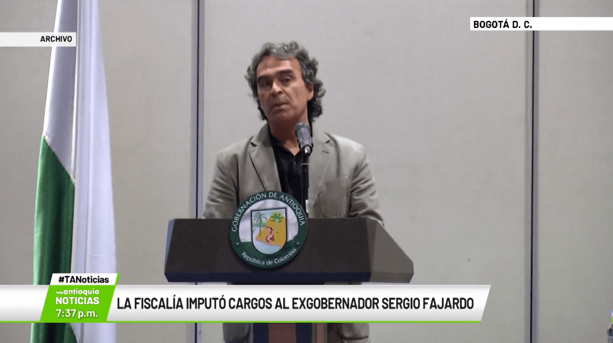 La Fiscalía imputó cargos al exgobernador Sergio Fajardo