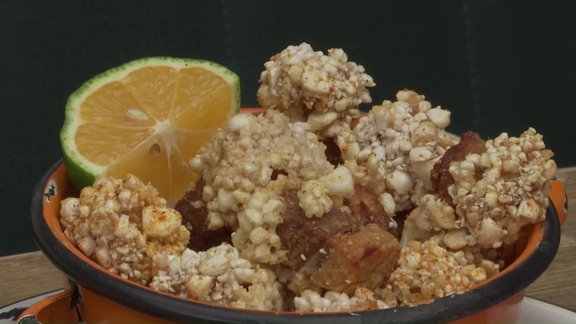 Las crispetas de chicharrón, crocantes y picantes