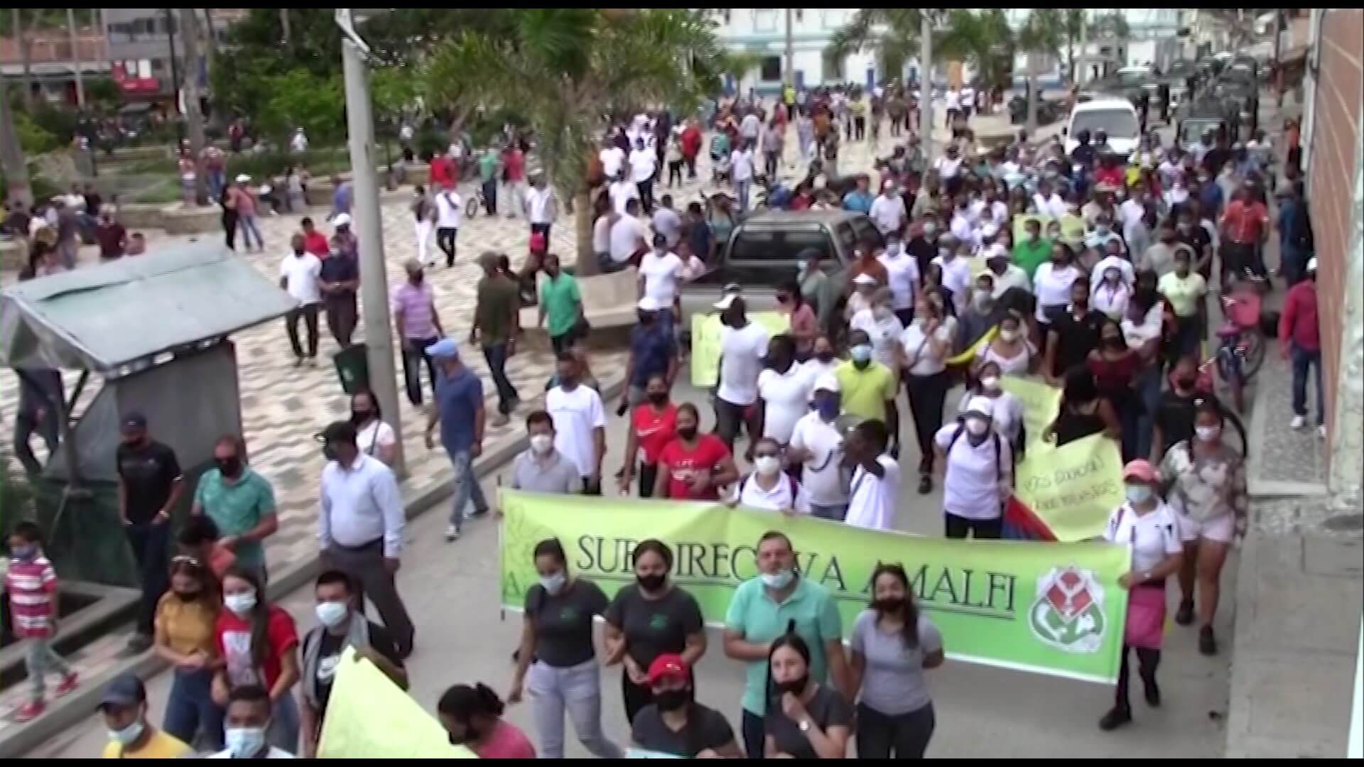 Más de mil campesinos de Amalfi completan 10 días de protestas