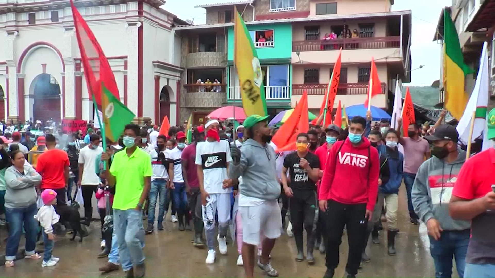 Siguen las protestas en Anorí, campesinos bloquean vía de acceso