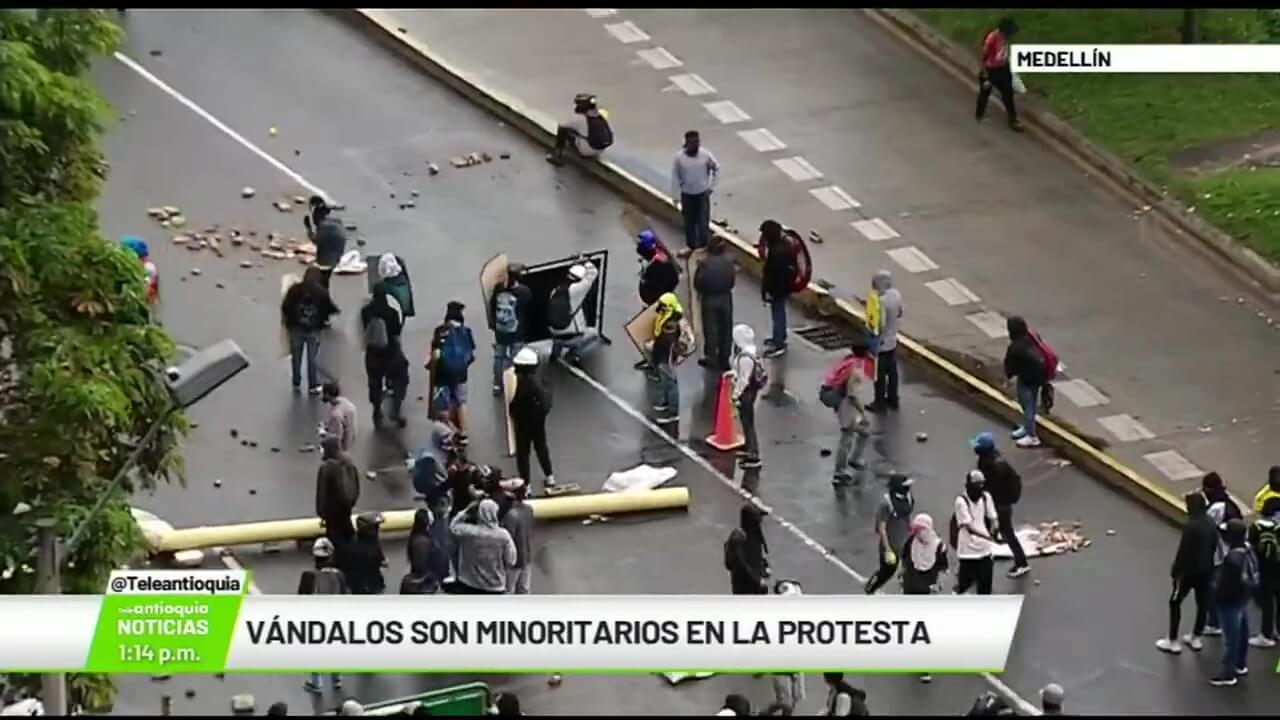 Vándalos son minoritarios en la protesta