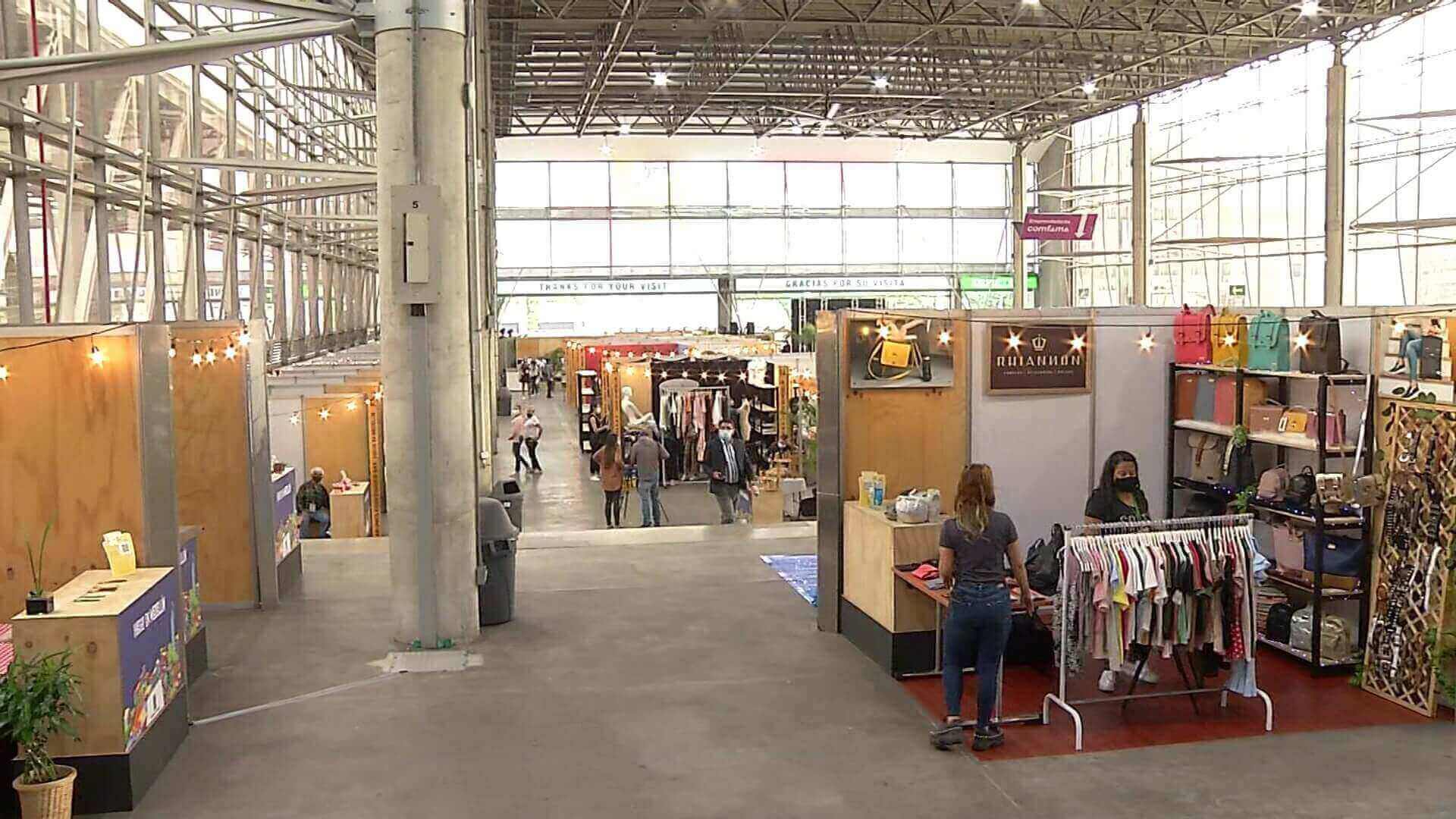 Primera feria presencial atrajo más público del esperado