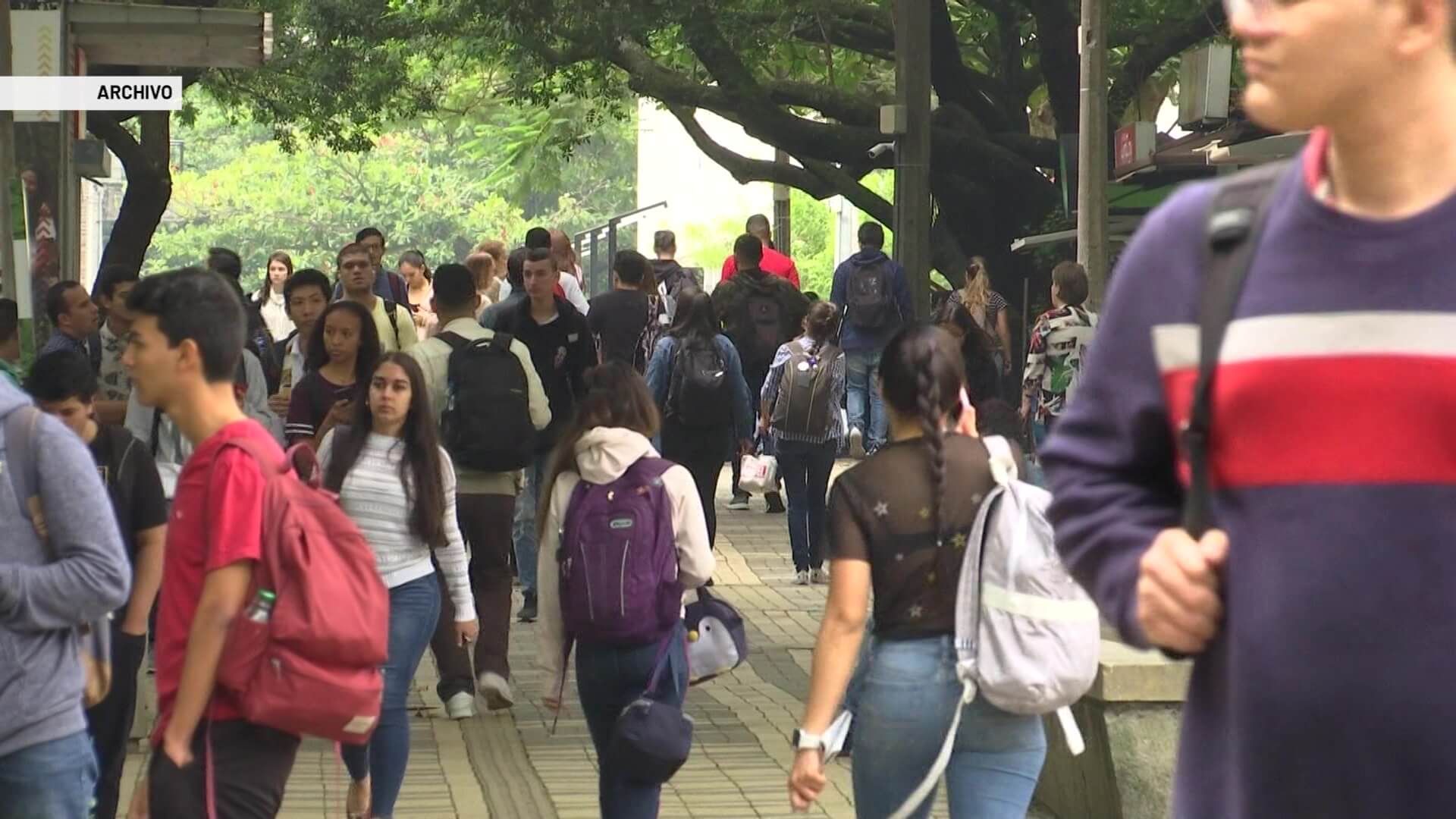 Universidades piden vacunas para sus estudiantes