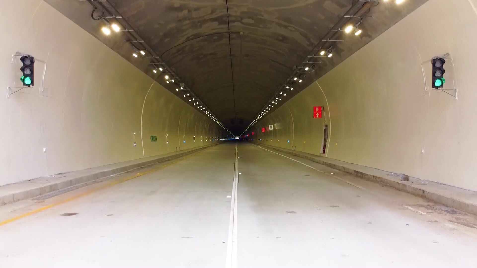 Inaugurados túnel de Sinifaná y 5,2 km de doble calzada