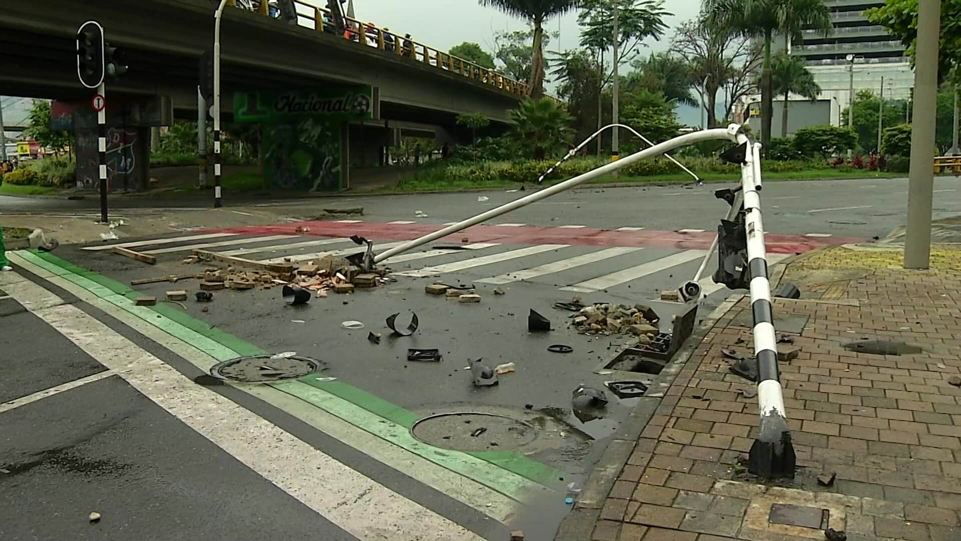 92 semáforos vandalizados y 33 robados en las marchas