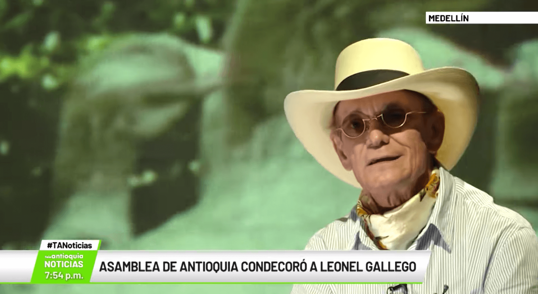 Asamblea de Antioquia condecoró a Leonel Gallego