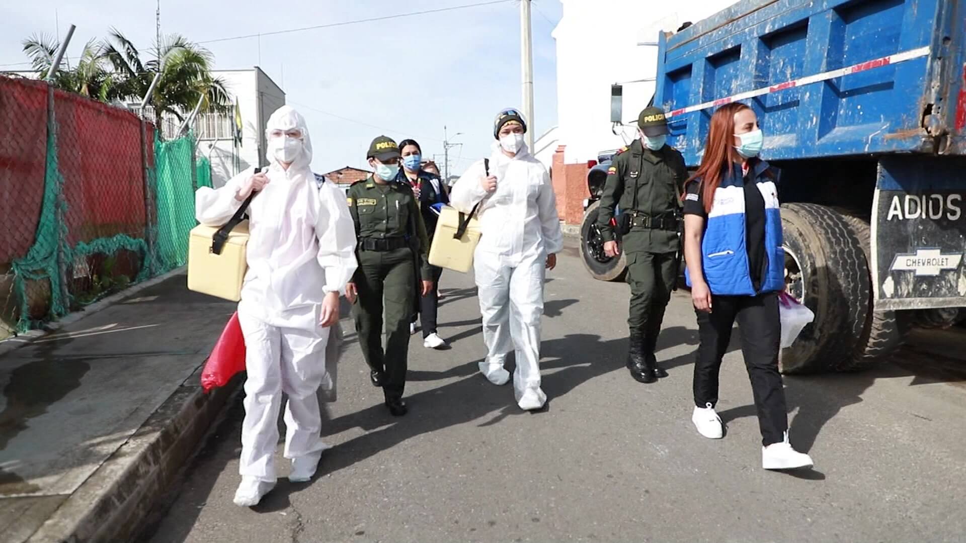 En La Ceja buscan personas para vacunar puerta a puerta