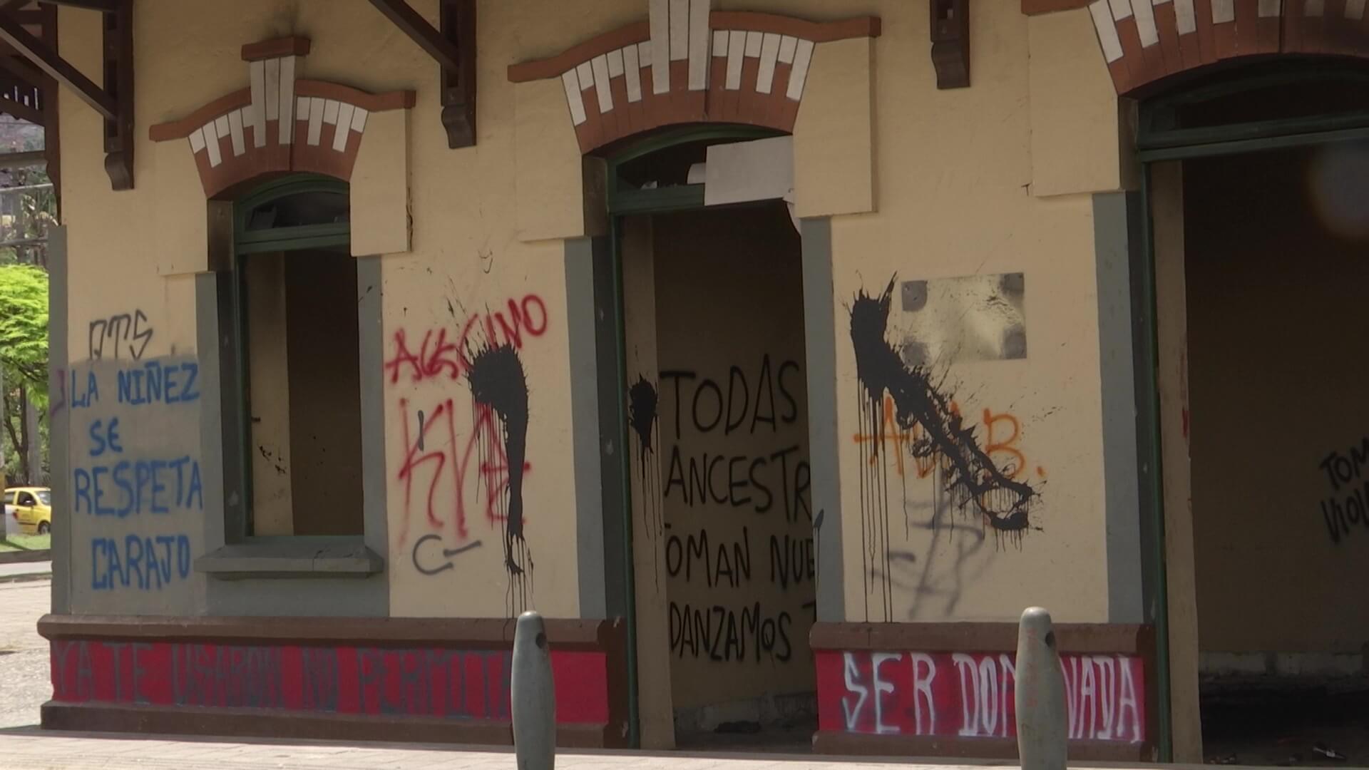 Enfrentamientos y actos vandálicos en la zona Norte