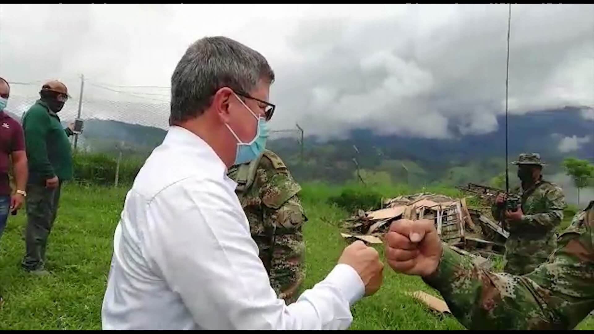 Gobernador acompaña a la comunidad afectada