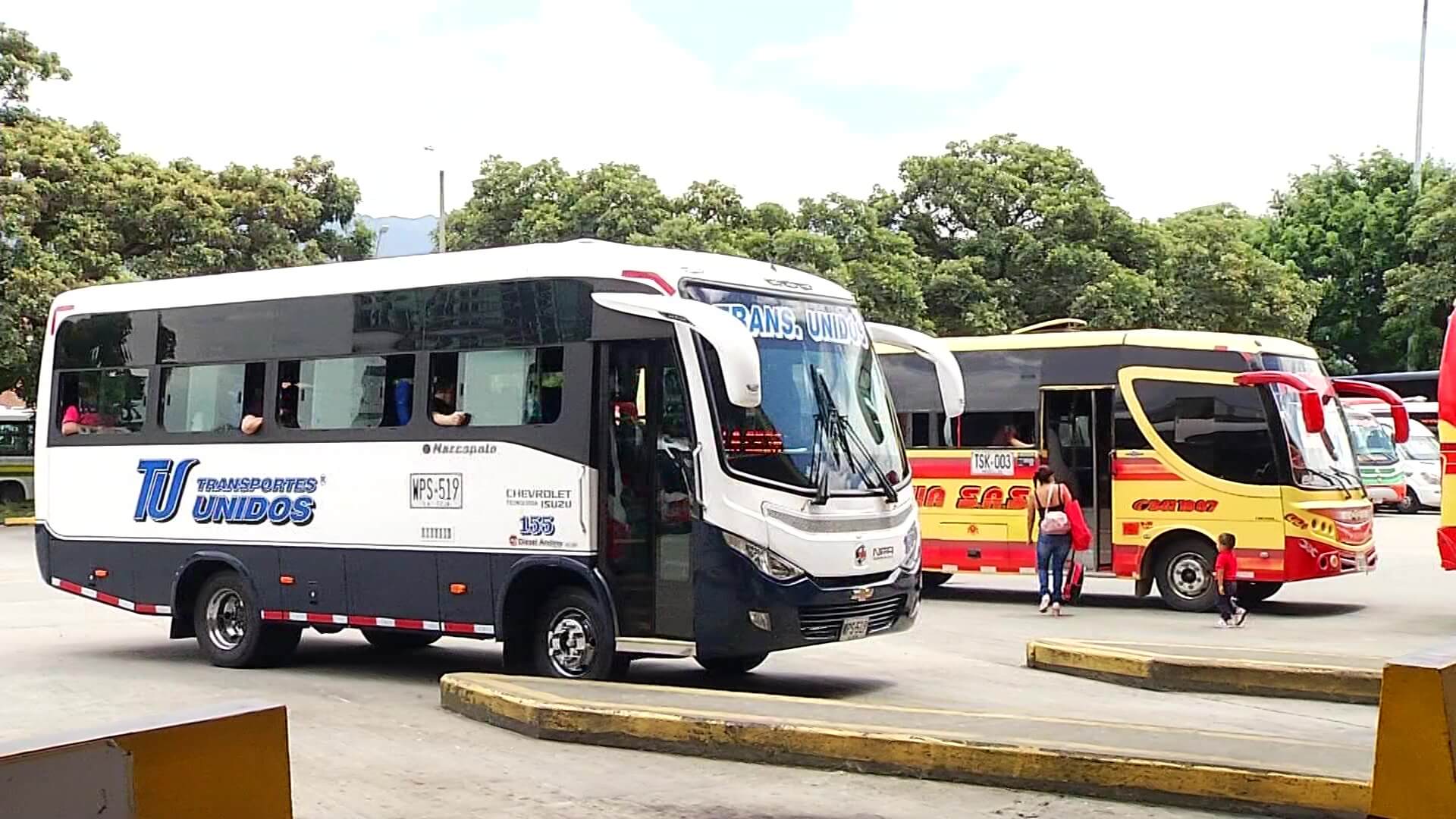 Más de 180 mil pasajeros se movilizan en este puente festivo