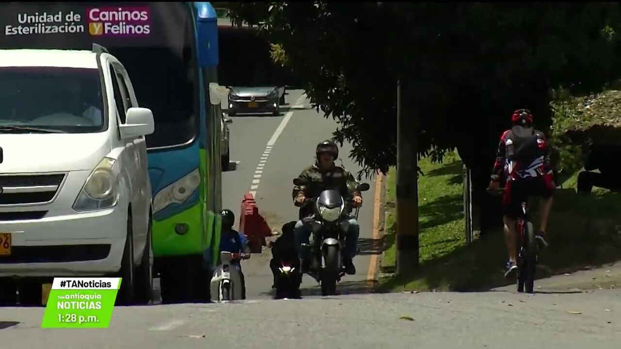 Sigue invasión de espacio de ciclistas en carrera 65