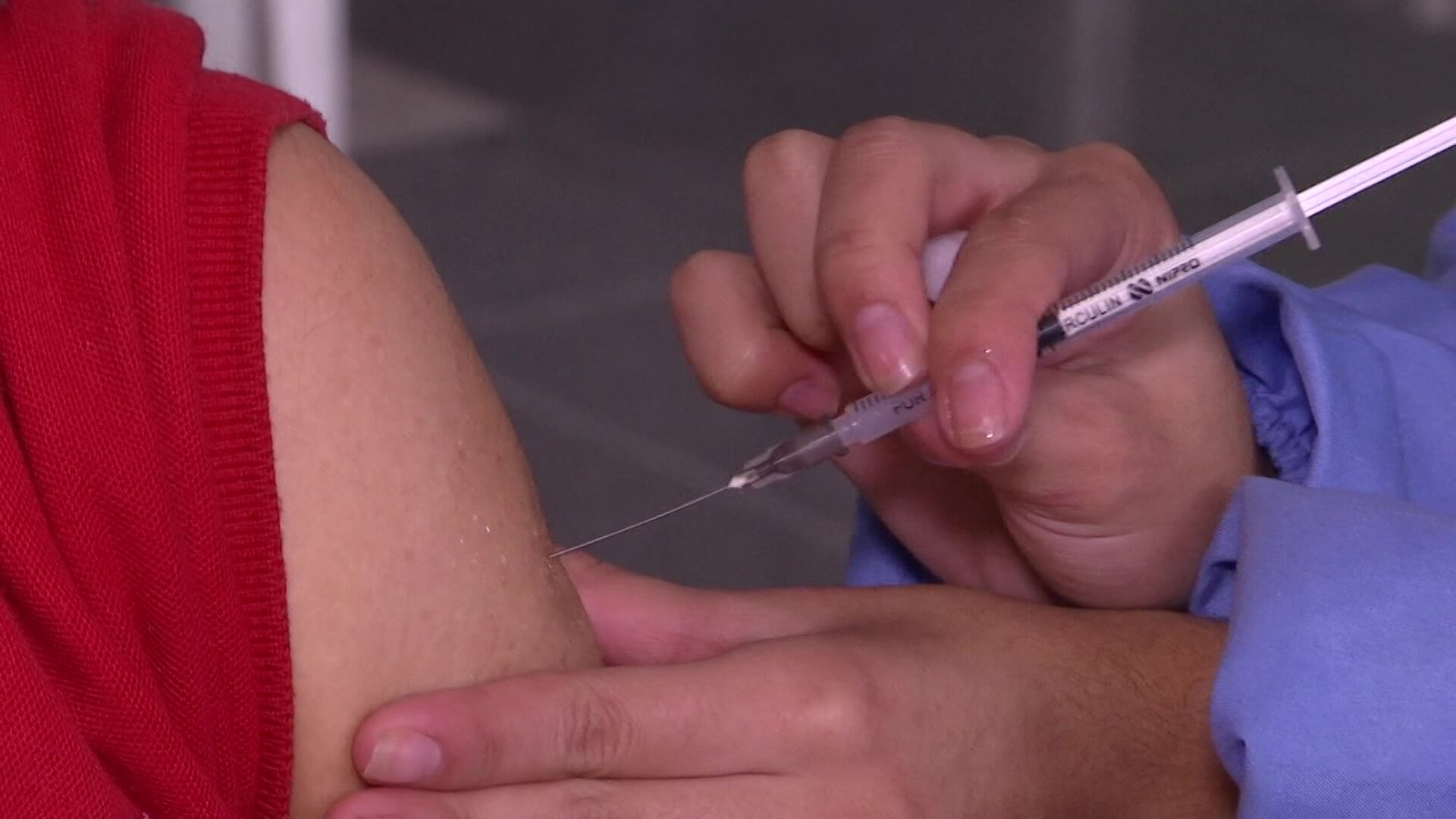Avanza positivamente la vacunación en Medellín