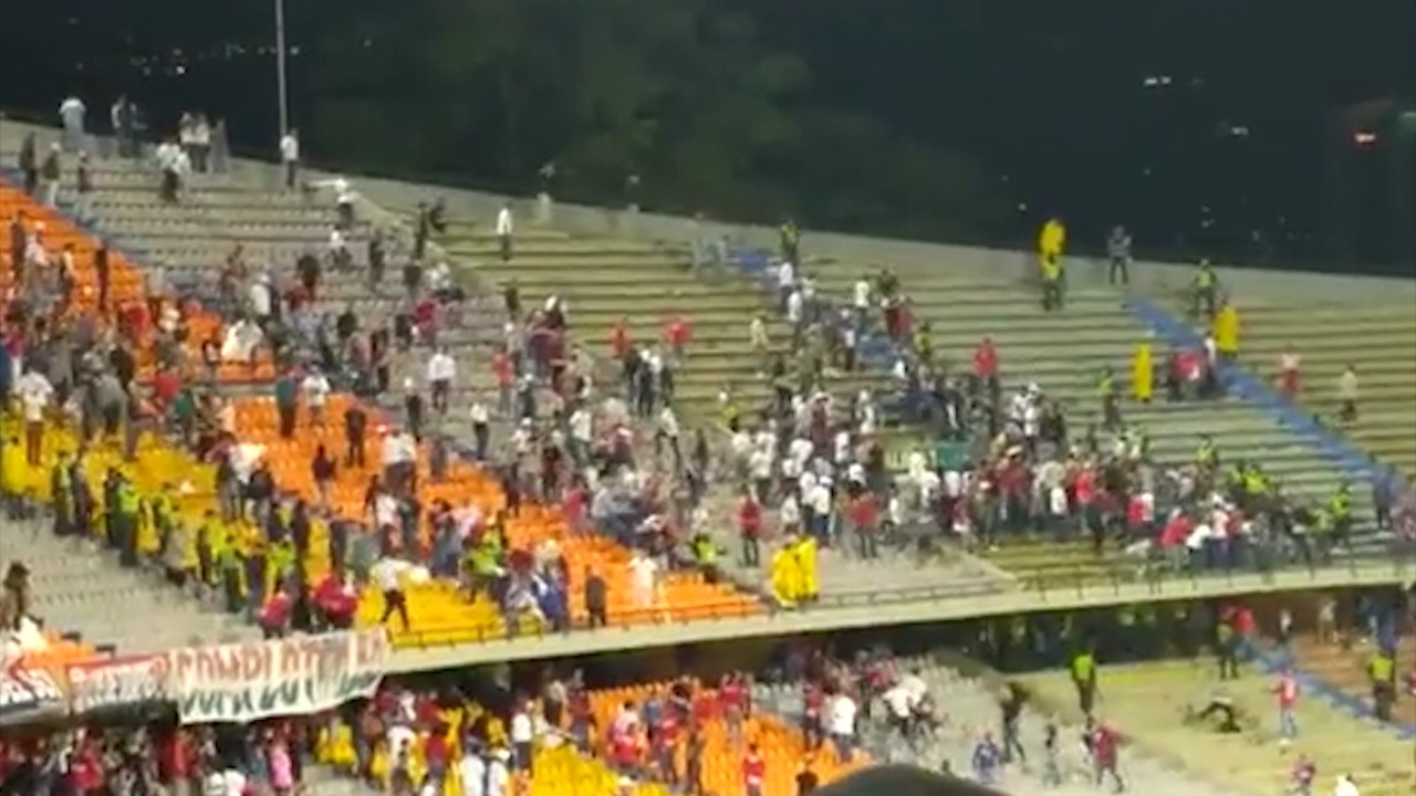 Cinco heridos deja incidente en el estadio