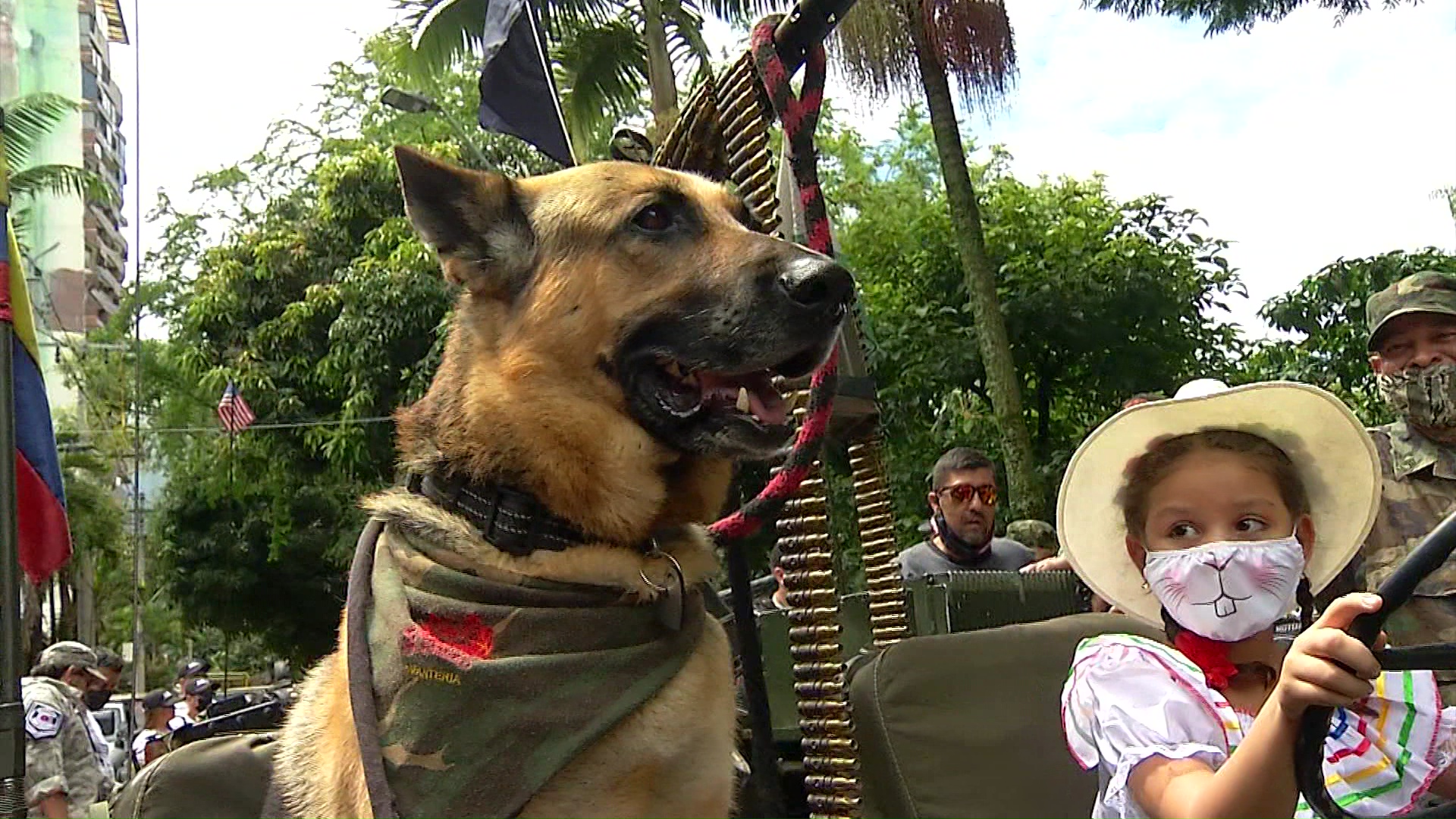 El Capitán que se robó las miradas en el Desfile de Héroes