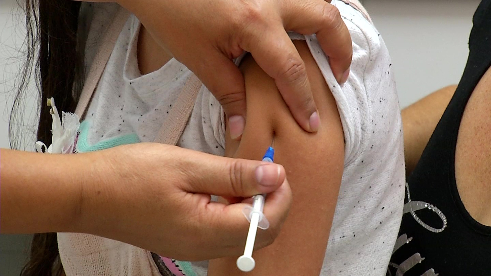 Esta semana empezarán a vacunar a estudiantes de colegios en La Estrella