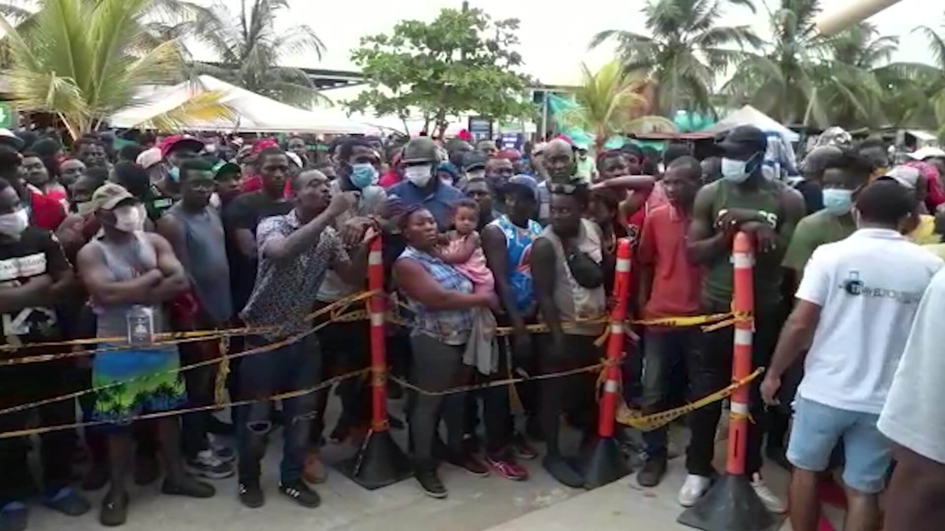 Limitan paso de migrantes por Acandí, Choco