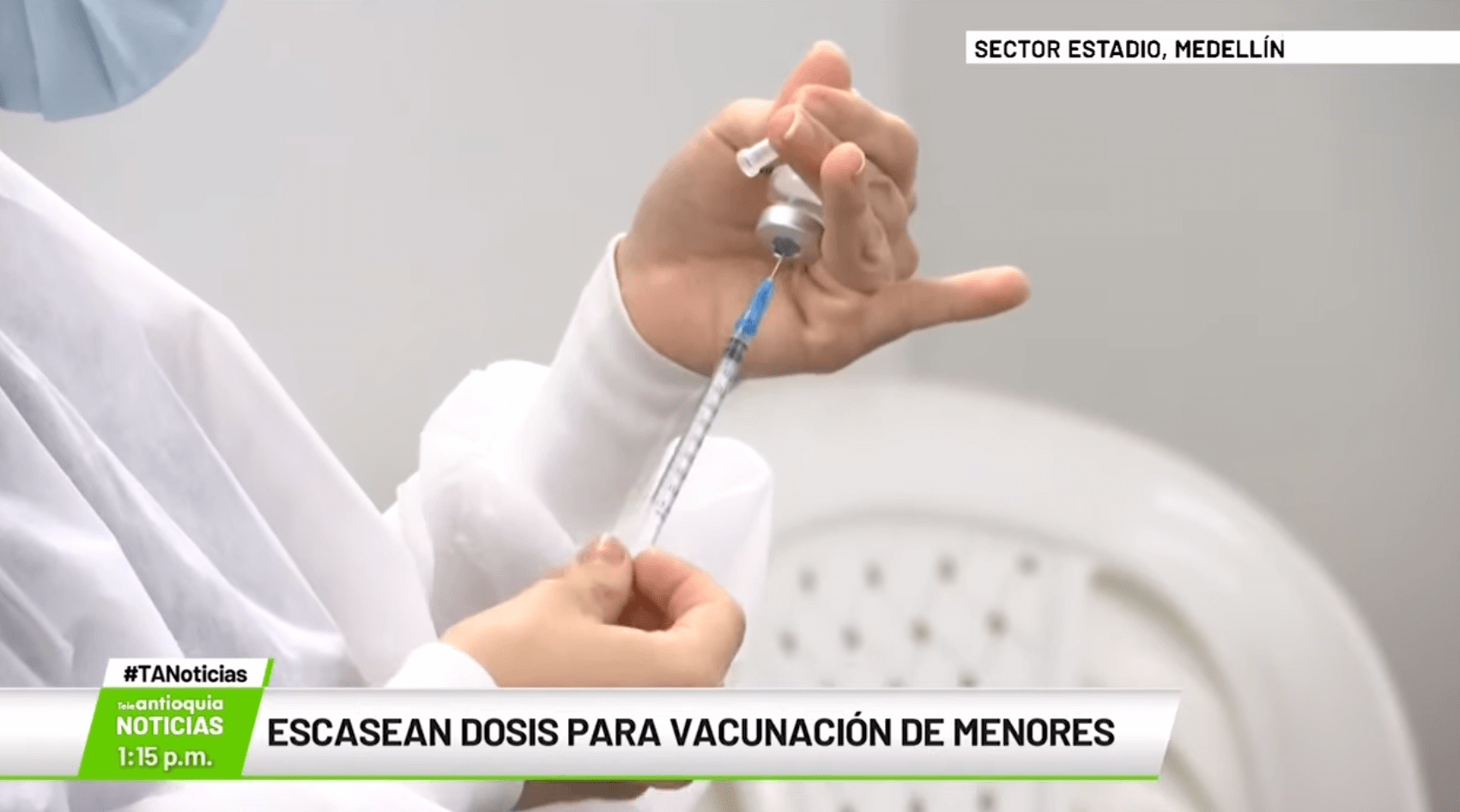 Escasean dosis para vacunación de menores