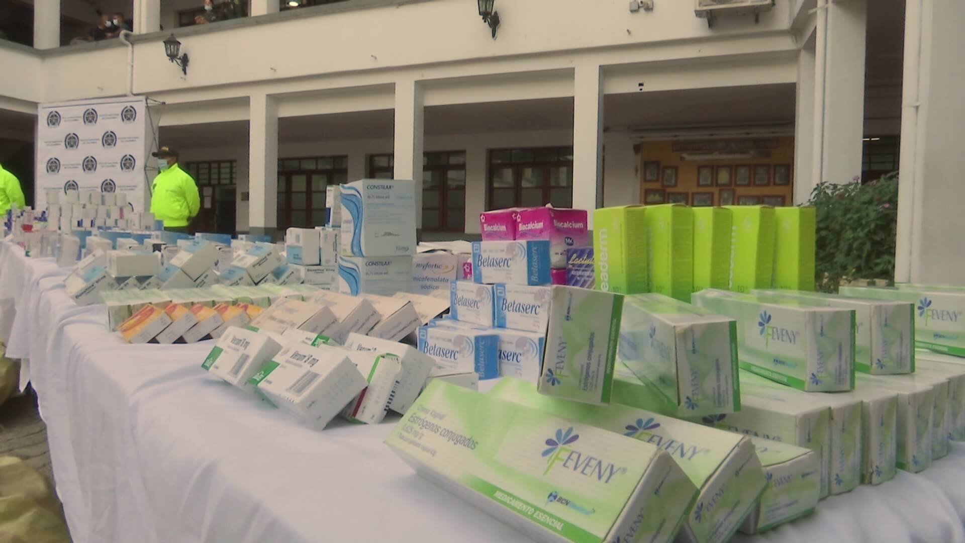 Policía incauta más de 68 mil medicamentos en Medellín