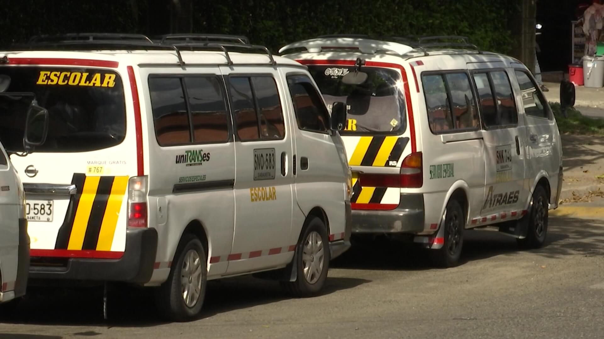 Transporte escolar se queja de informalidad en el sector