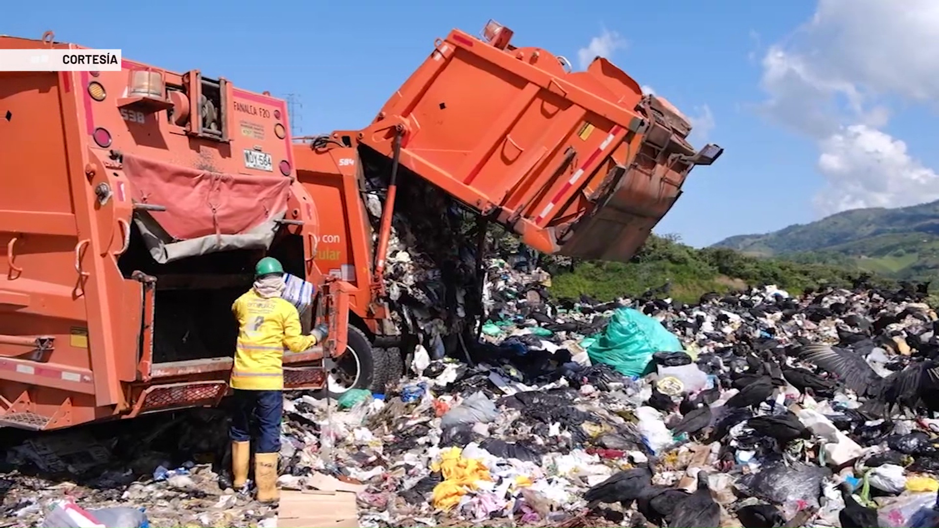 Llegan 100 toneladas/ día de basura desde Santander