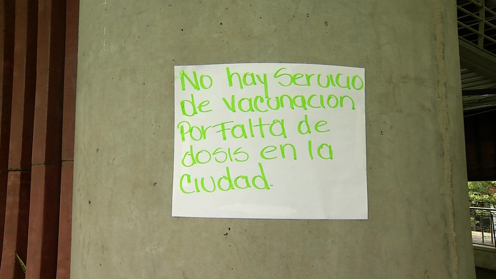 Cierran la mitad de los puntos de vacunación en Medellín