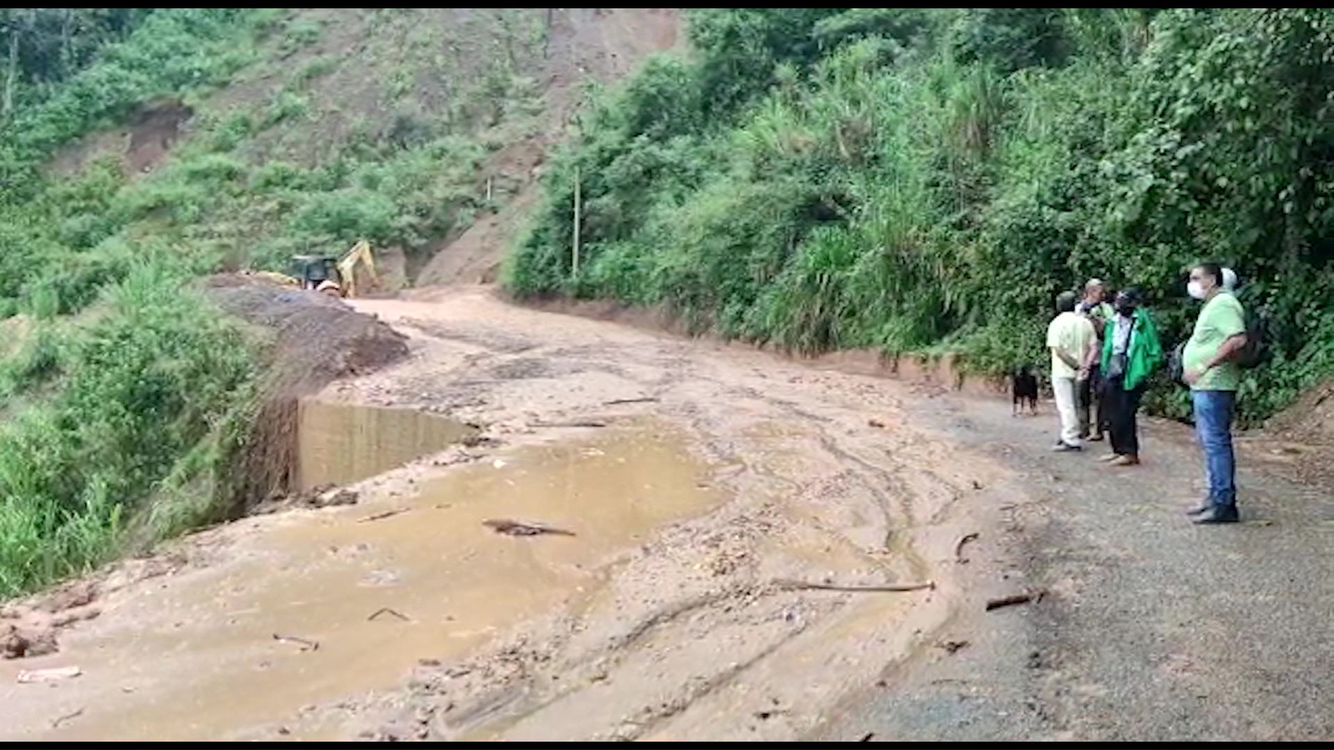 650 puntos viales con problemas por lluvias