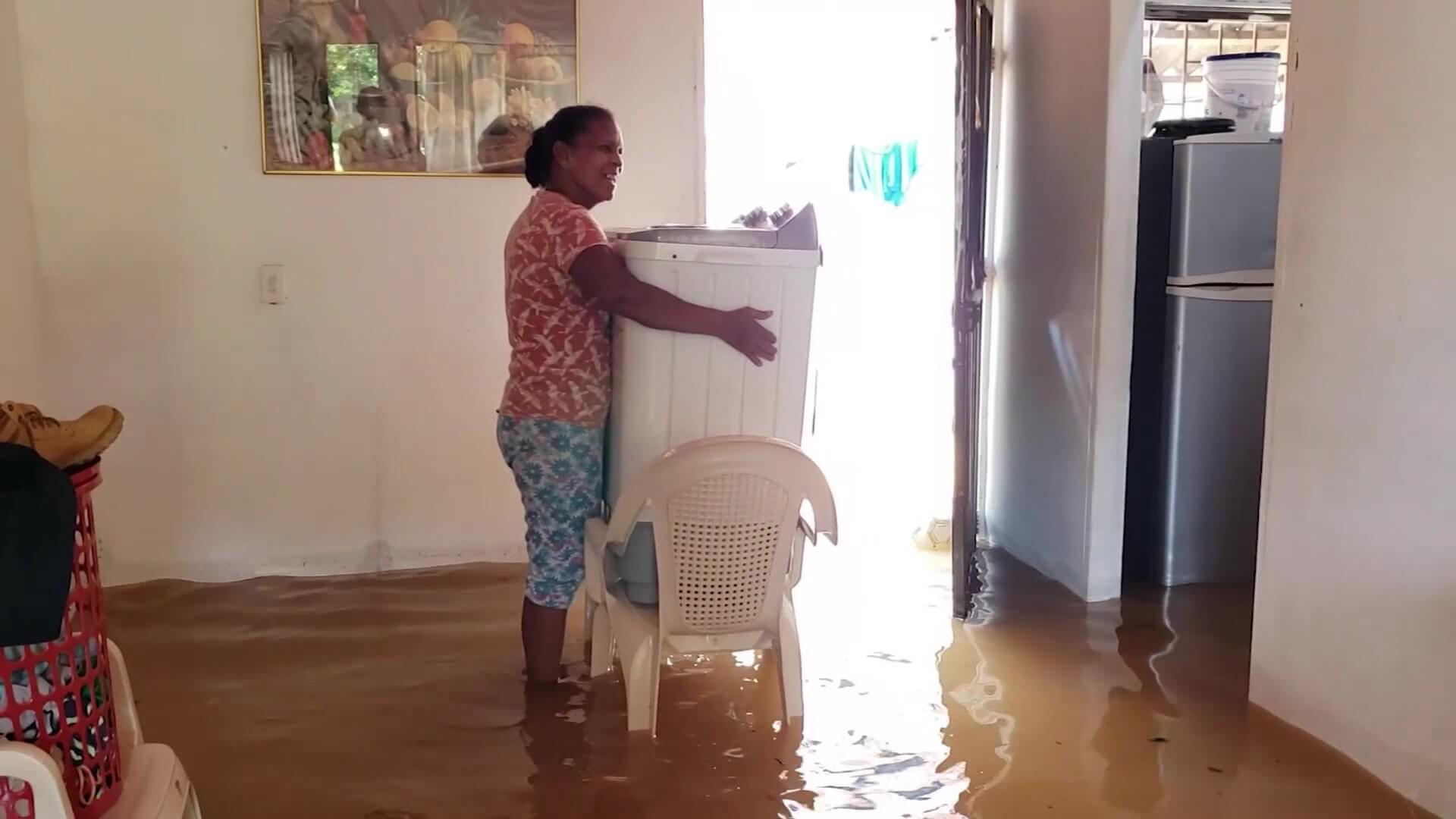 Decenas de casas y vías afectadas por las inundaciones en Caucasia