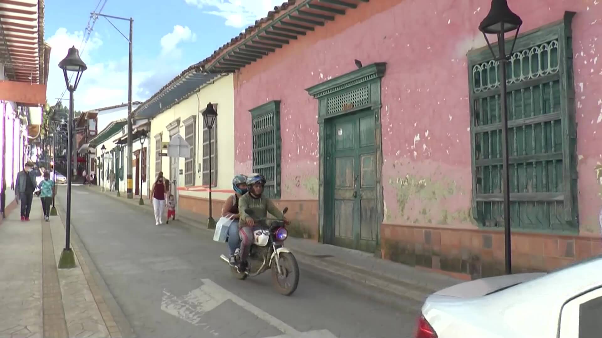 Demolerían casa de 200 años para construir parqueadero en El Retiro