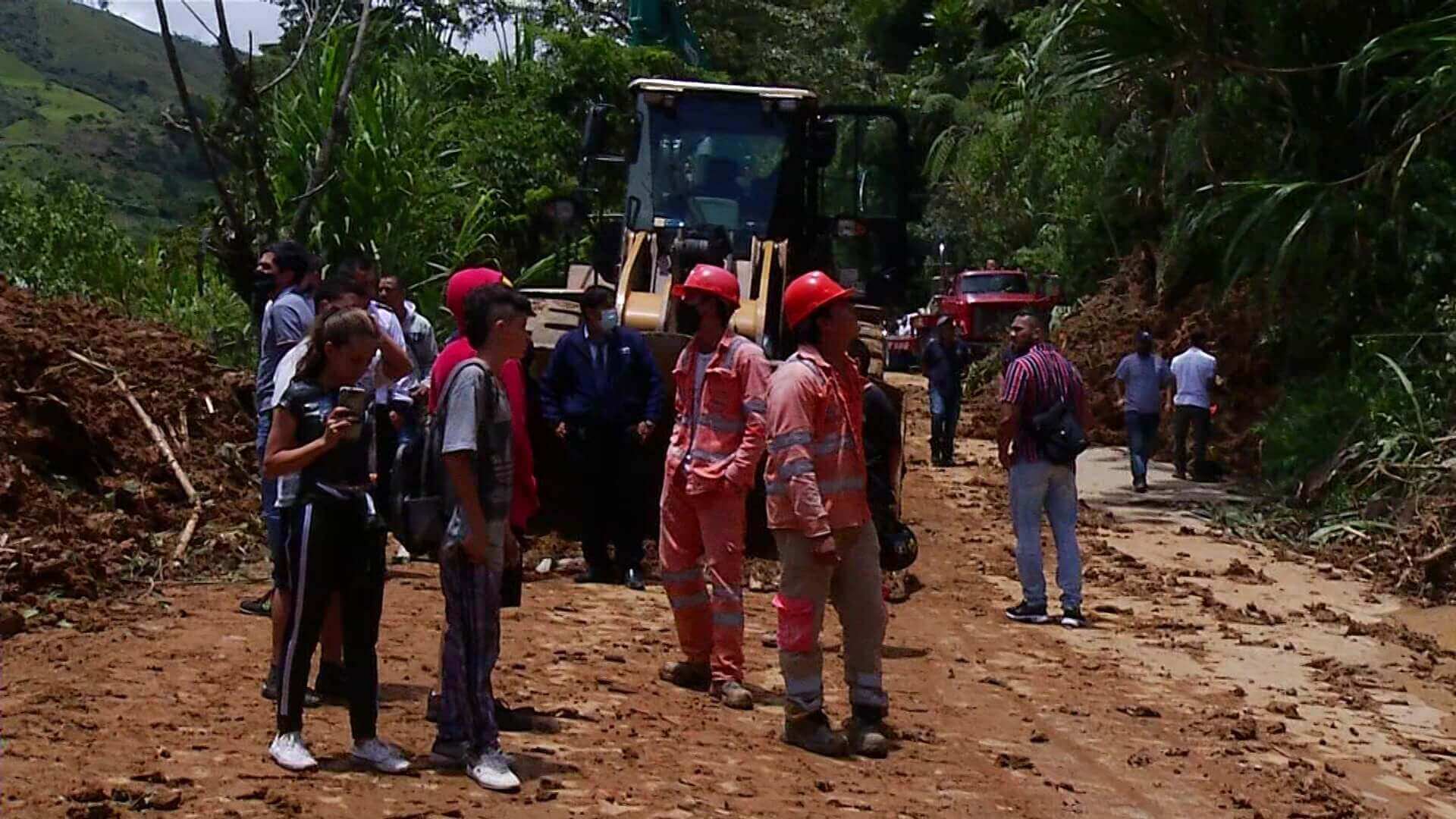 Dos municipios con daños graves en vías de acceso