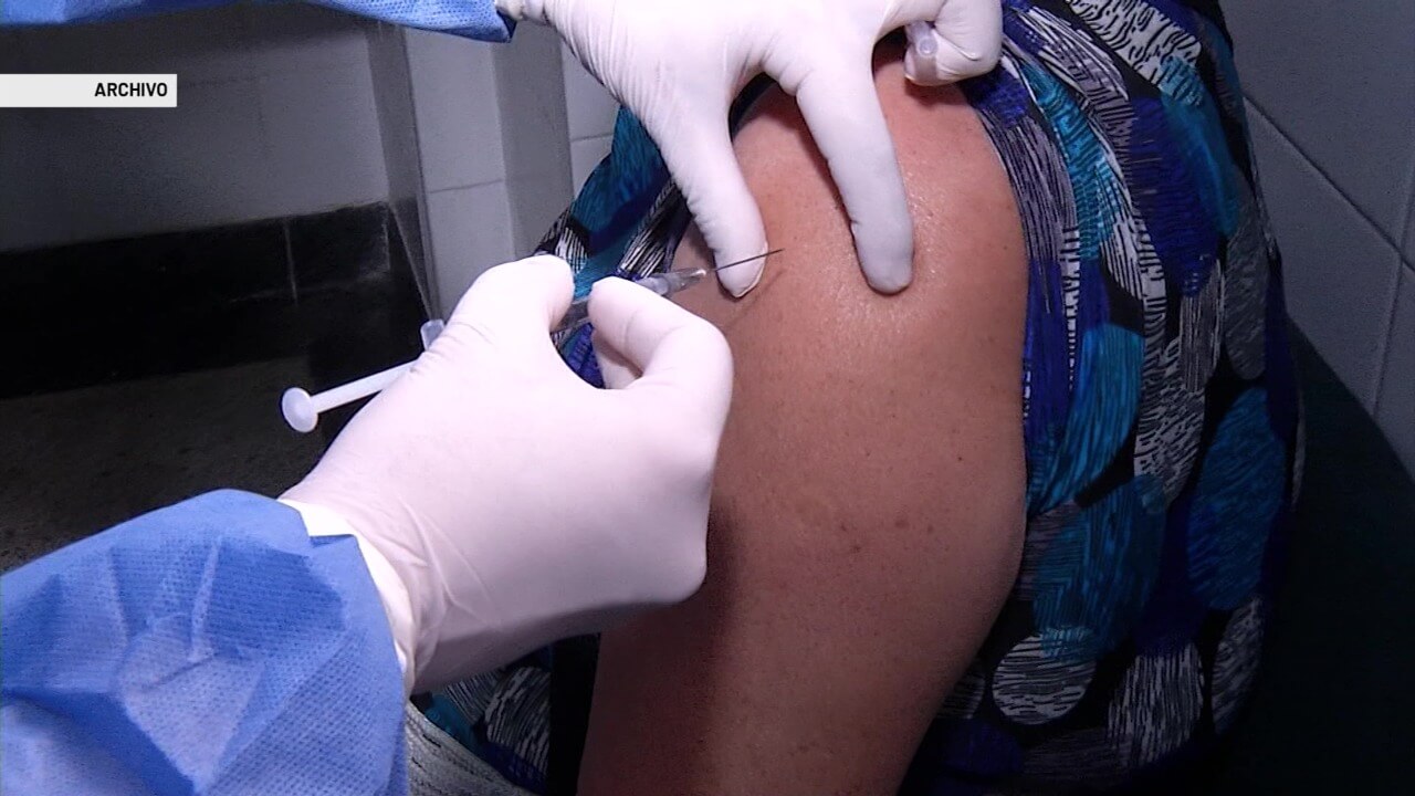 Faltan vacunas de Sinovac para completar el esquema