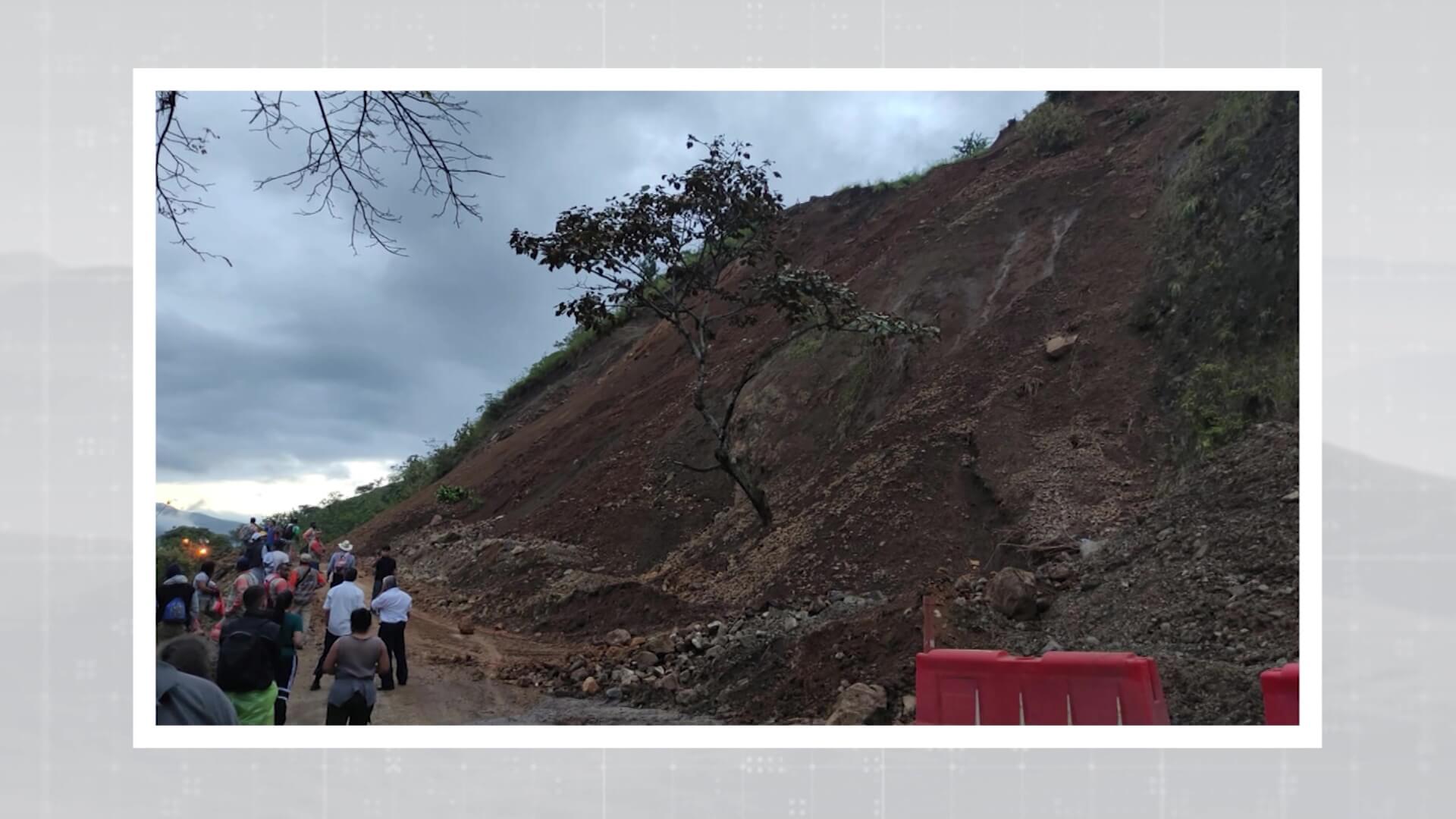 Sigue bloqueada la vía Uramita-Urabá