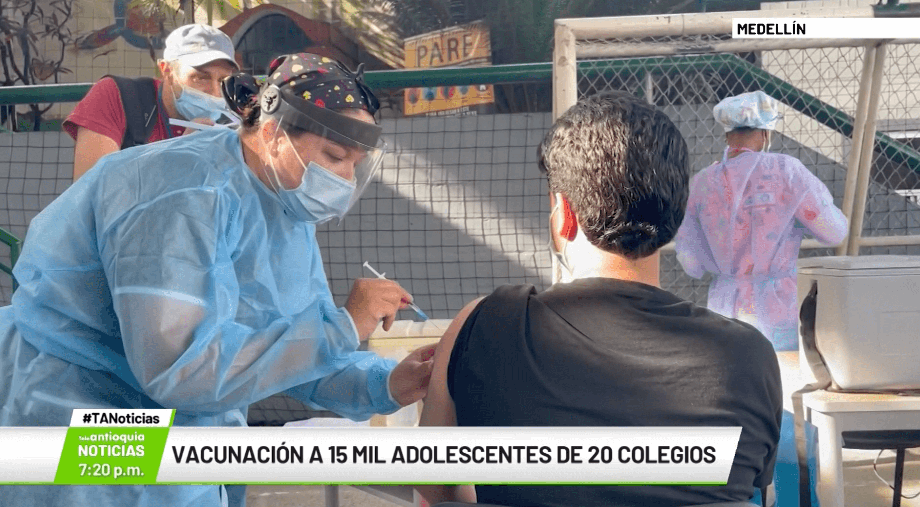 Vacunación a 15 mil adolescentes de 20 colegios