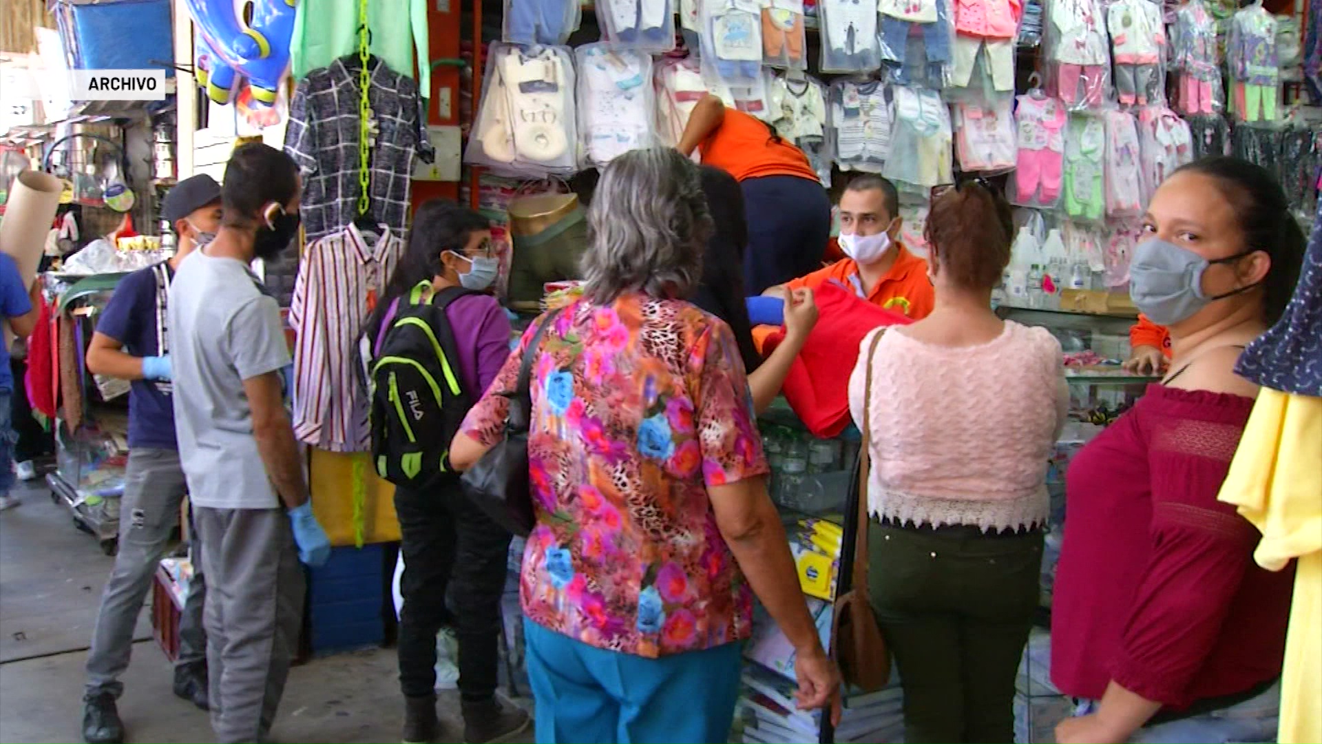 Analizan la posibilidad de adelantar prima navideña