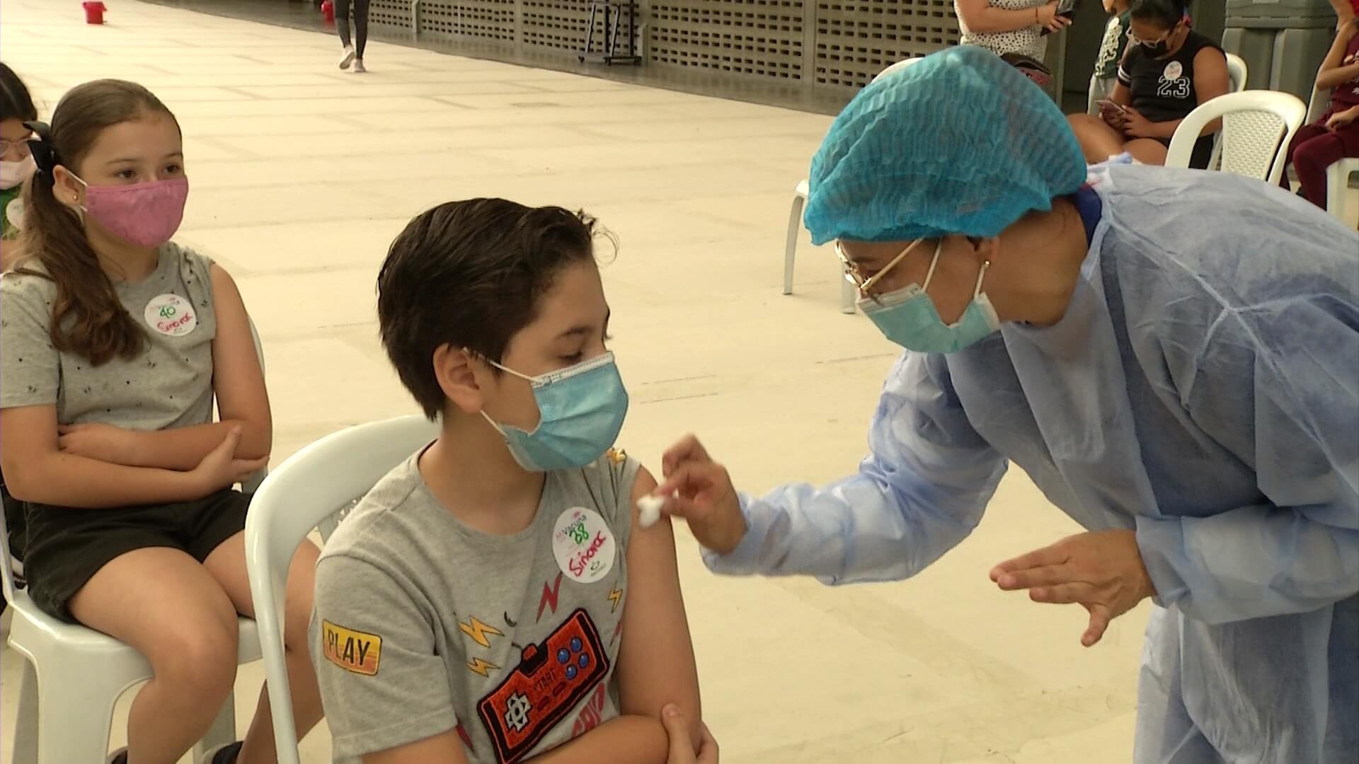 Buena acogida en la vacunación de los menores de tres a once años