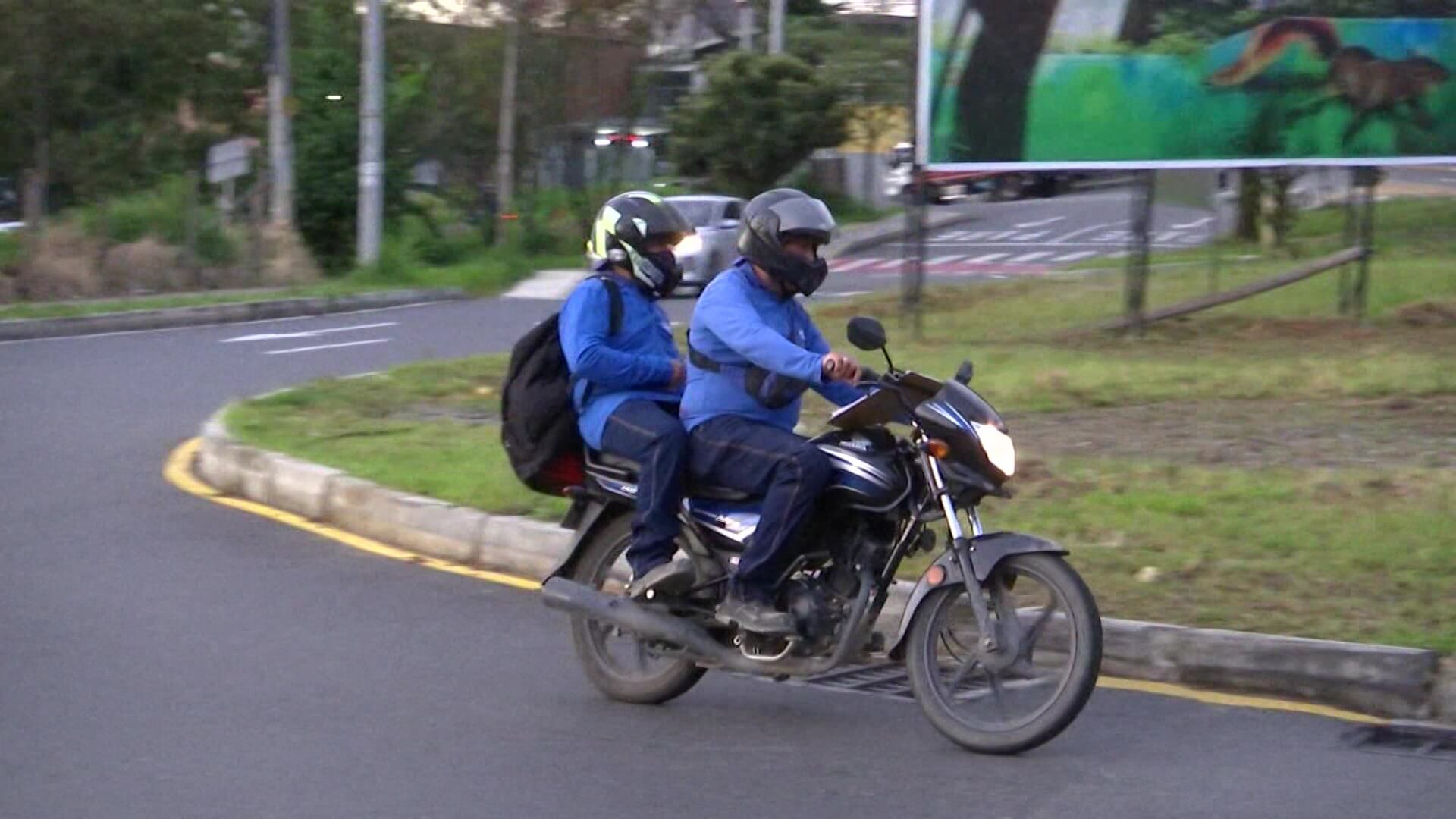 Estudian si Medellín debe restringir el parrillero hombre