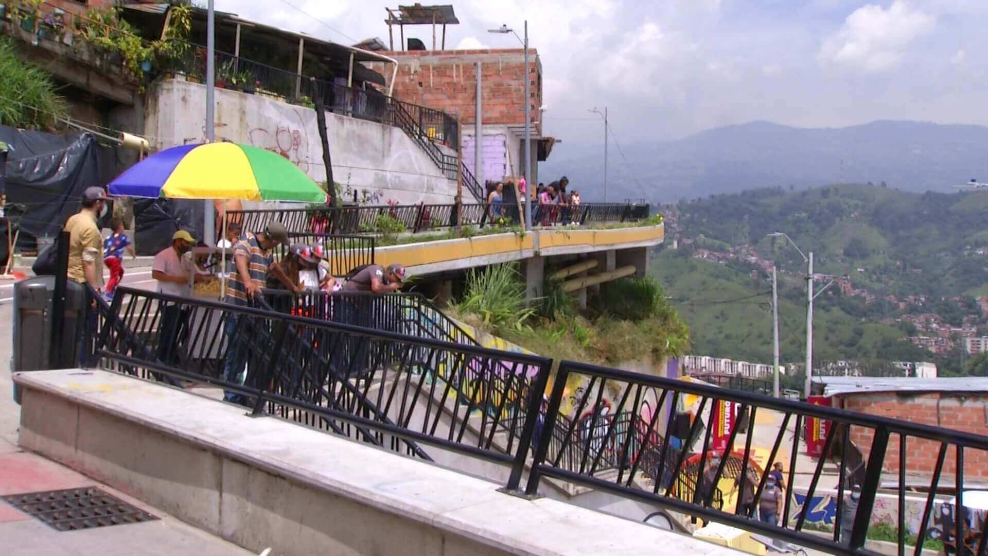 Extienden el viaducto Media Ladera en la Comuna 13