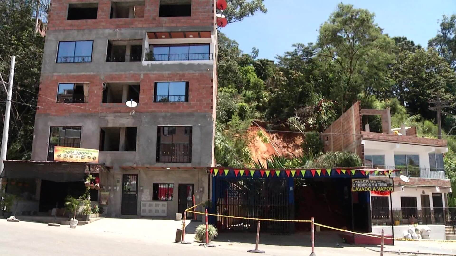 Por deslizamiento de tierra, la Comuna 8 de Bello sin agua potable