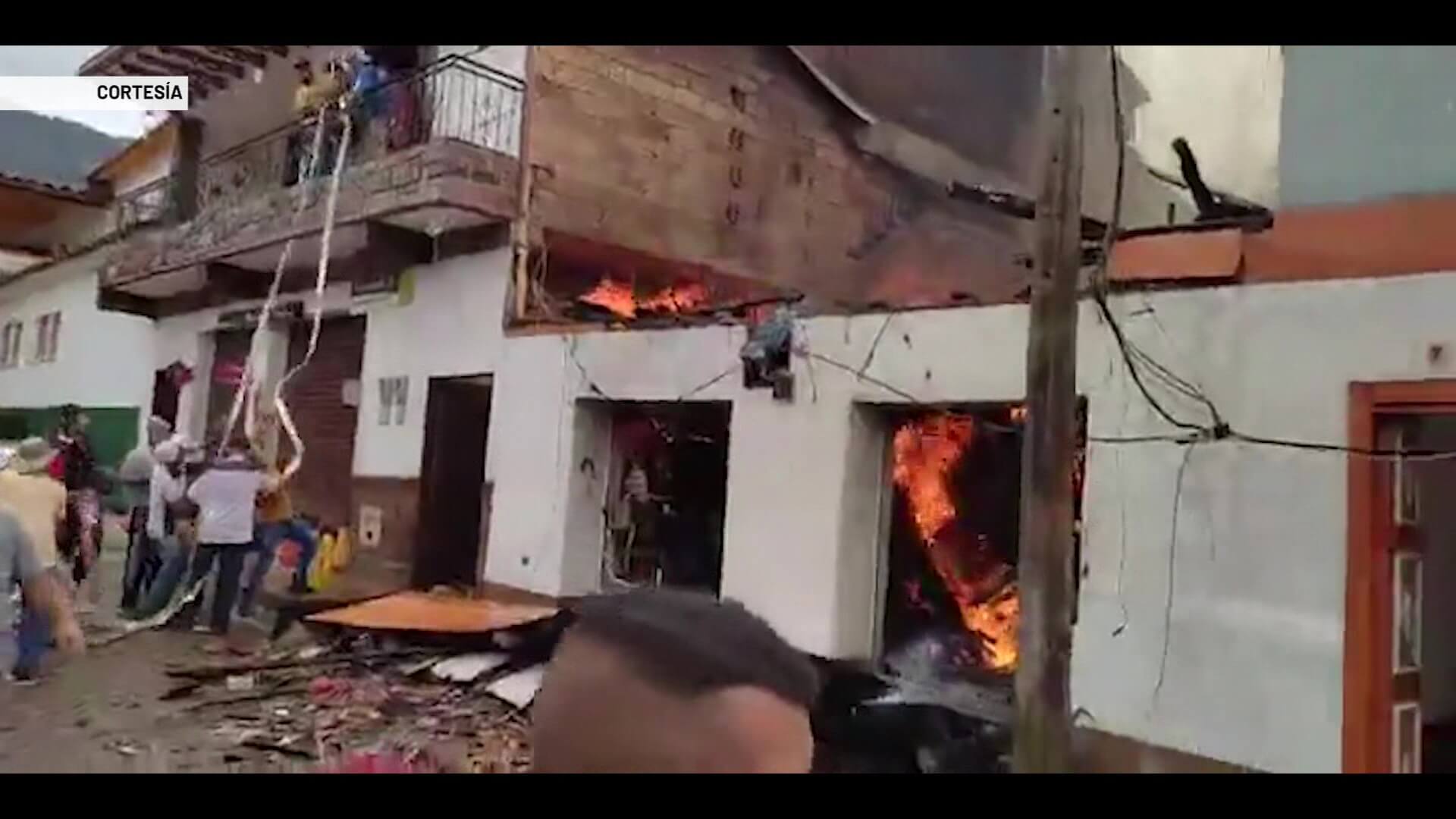 Un incendio destruyó construcción en Bareque
