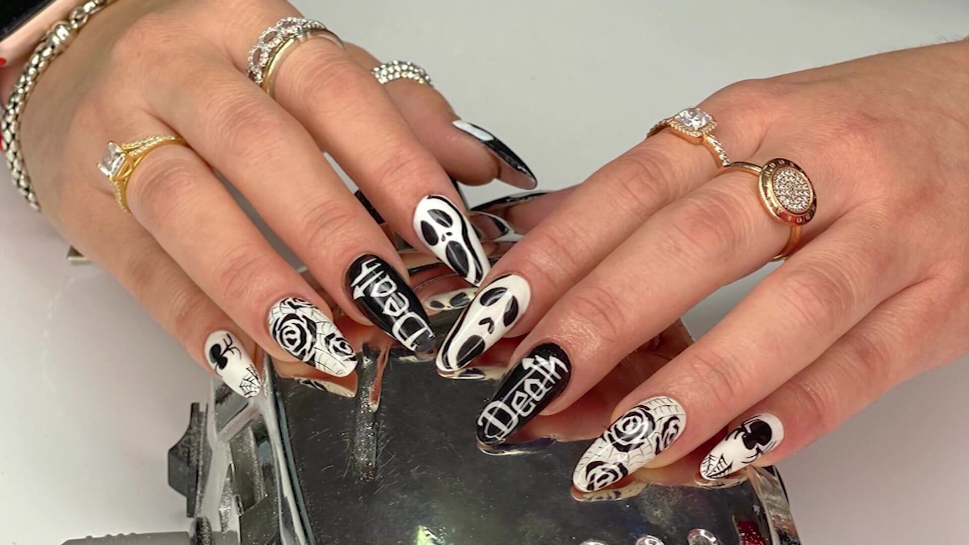 Uñas de Halloween, la nueva tendencia en moda