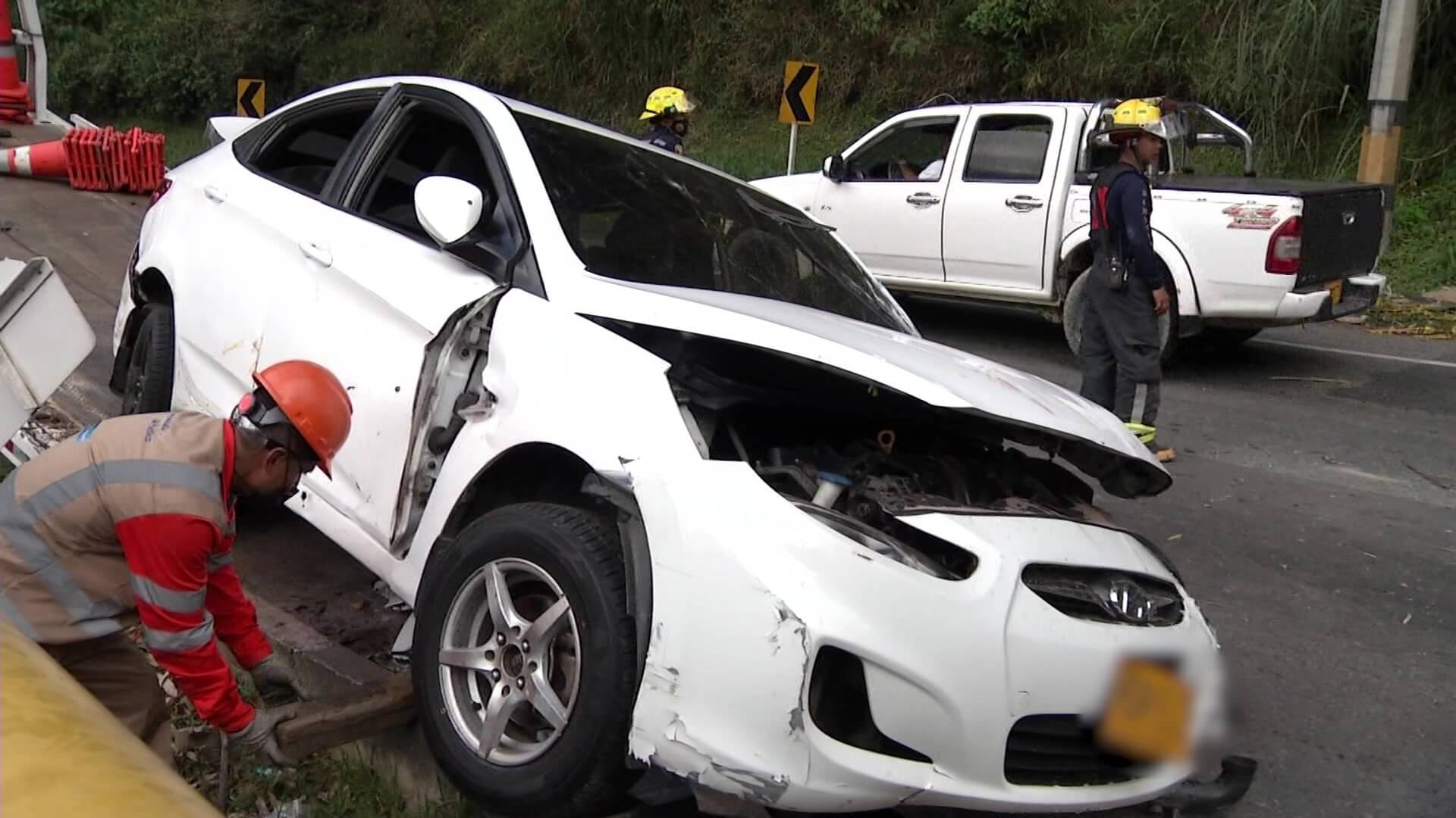 Cinco heridos dejó aparatoso accidente