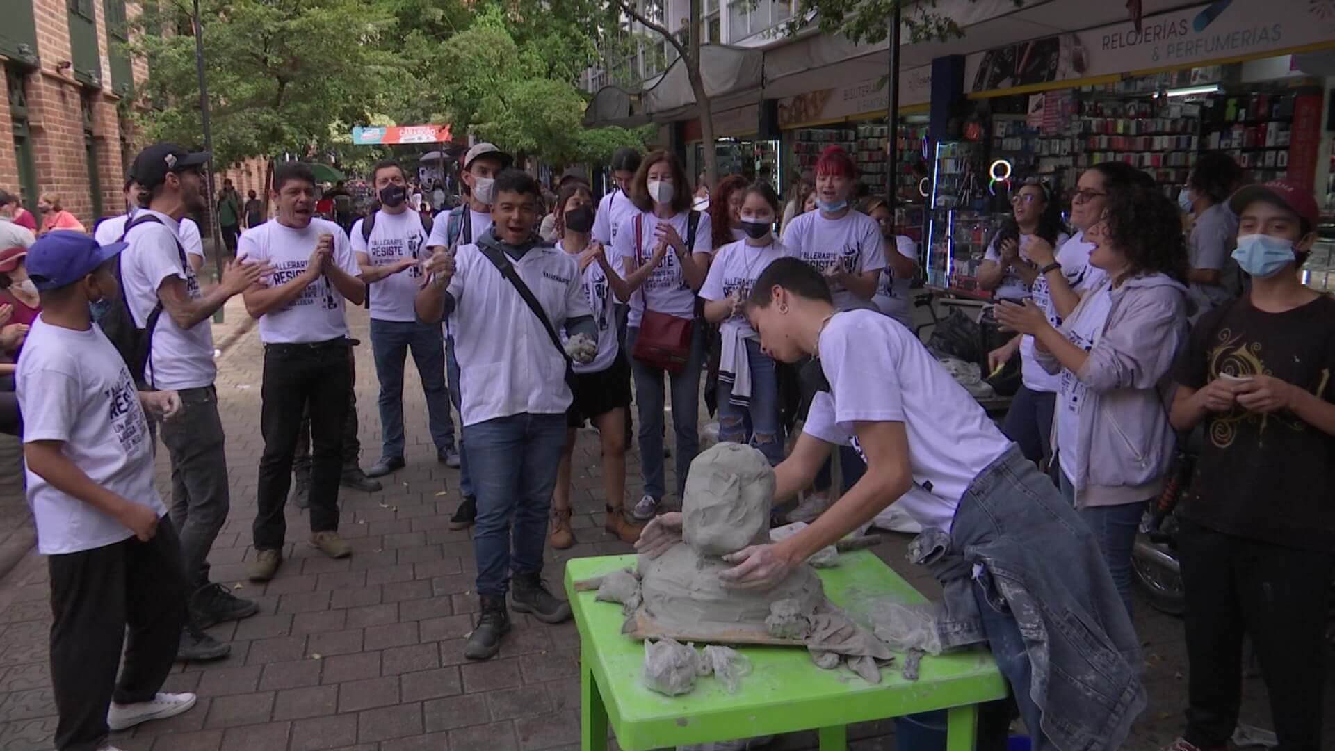 Docentes y alumnos de Tallerarte no quieren dejar la sede