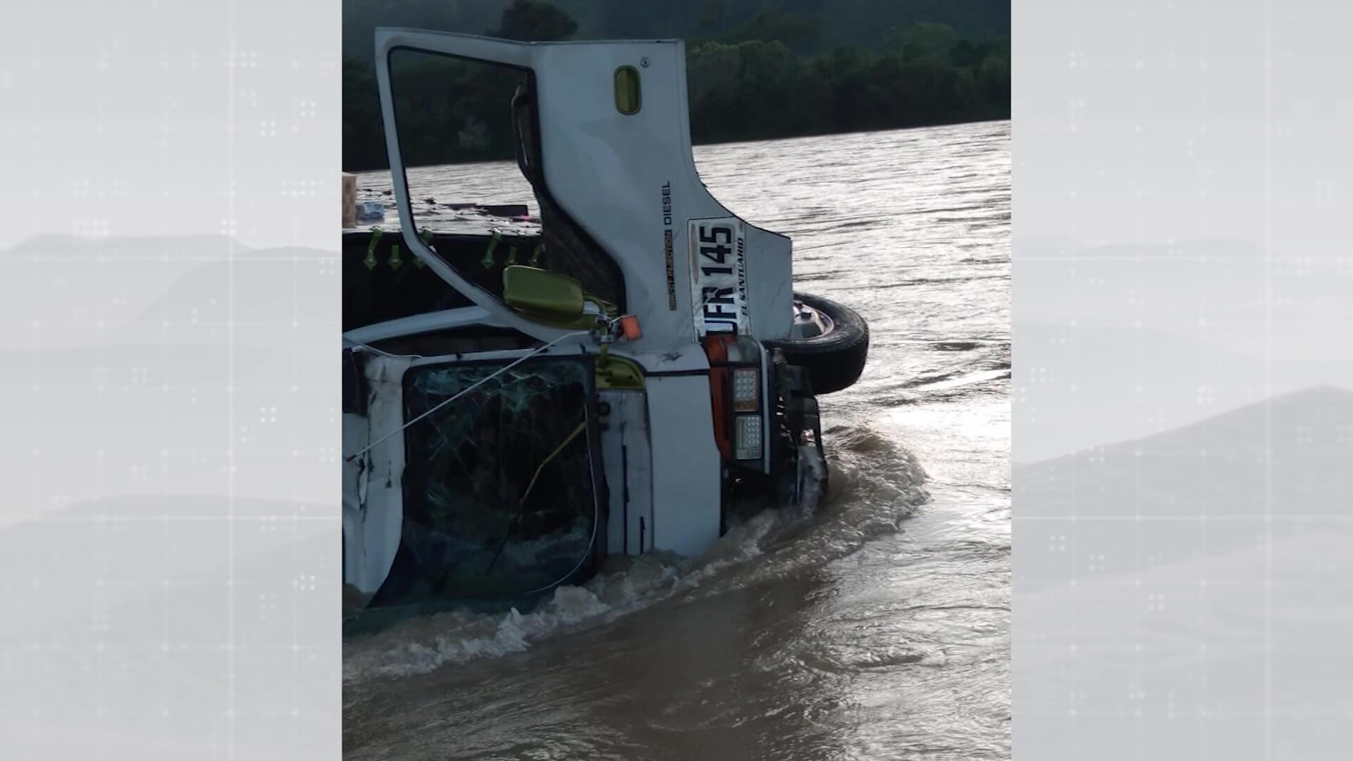 Familia cayó en un vehículo al río Cauca: hallan un cuerpo