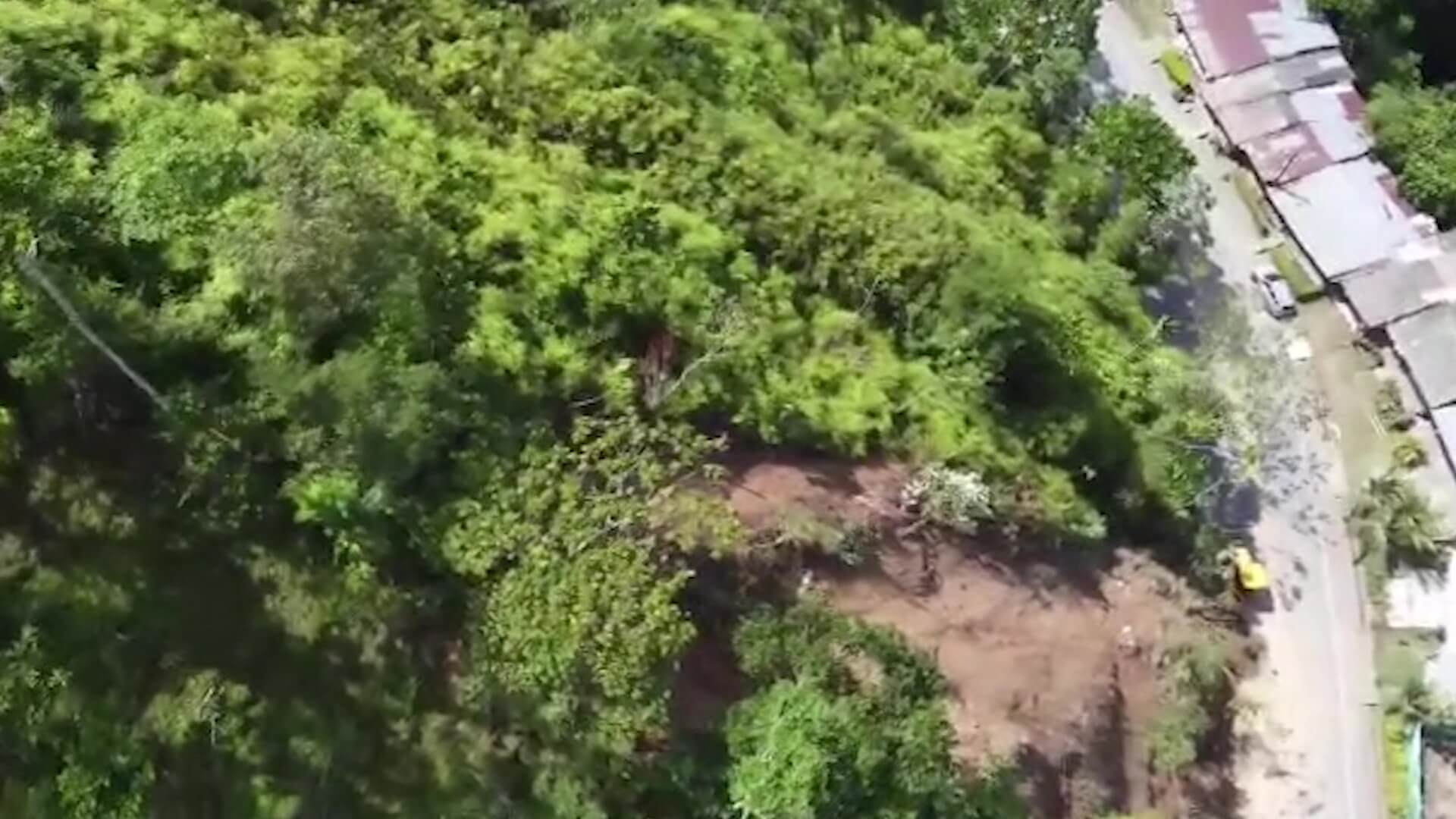 Grieta pone en riesgo tránsito por autopista Medellín-Bogotá