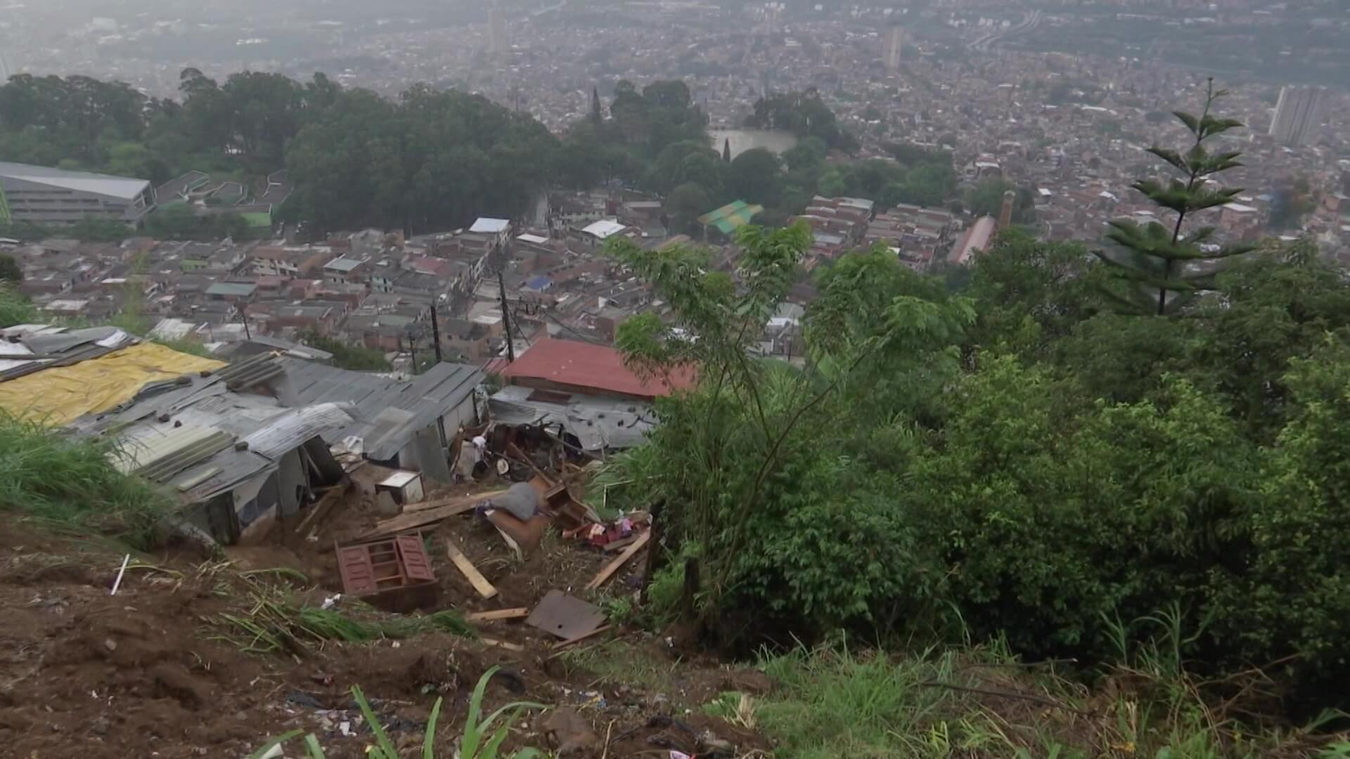 Una persona murió por derrumbe en San José La Cima