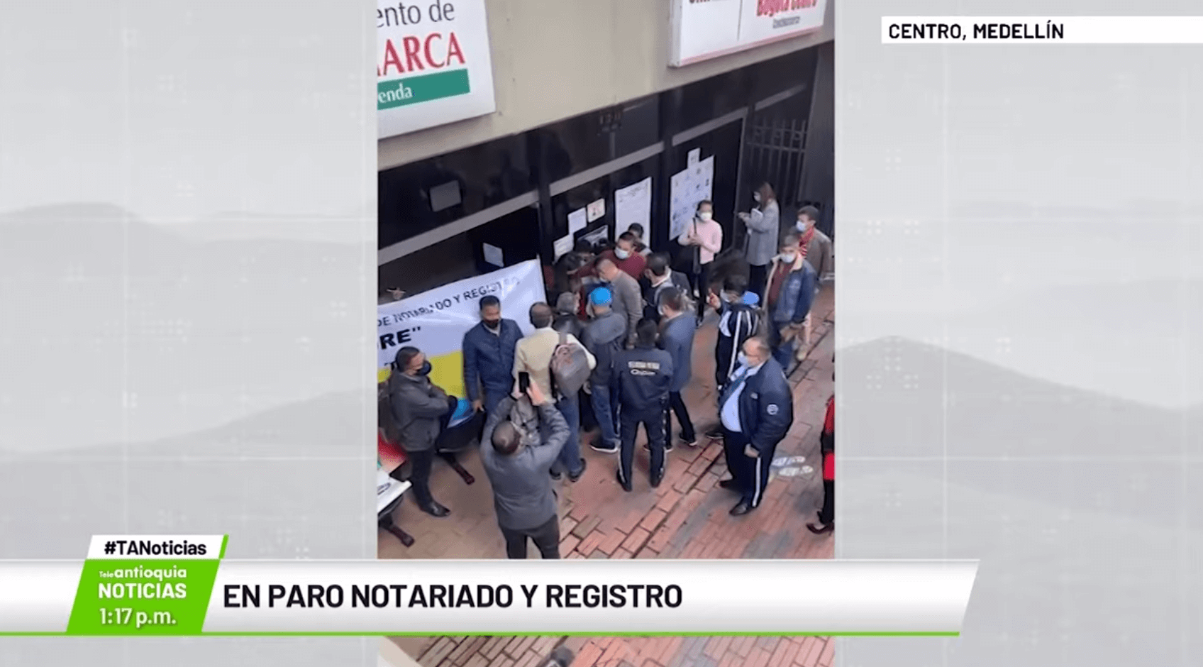 En paro notario y registro