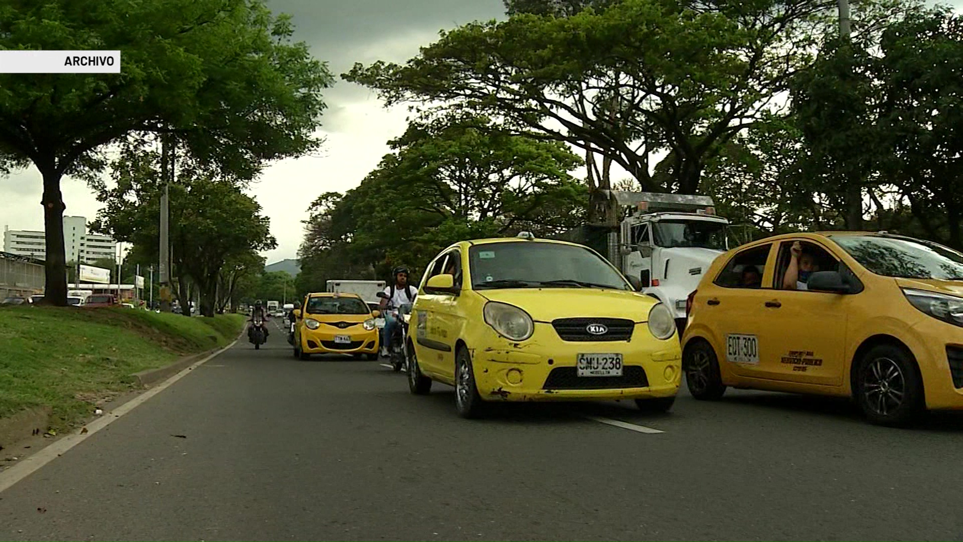 Proponen eliminar el pico y placa para taxis