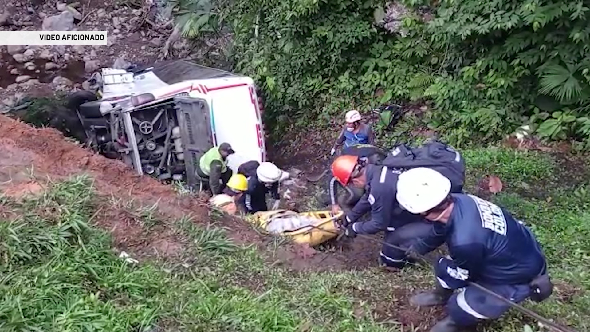 Bus que perdió el control deja siete muertos y 29 heridos