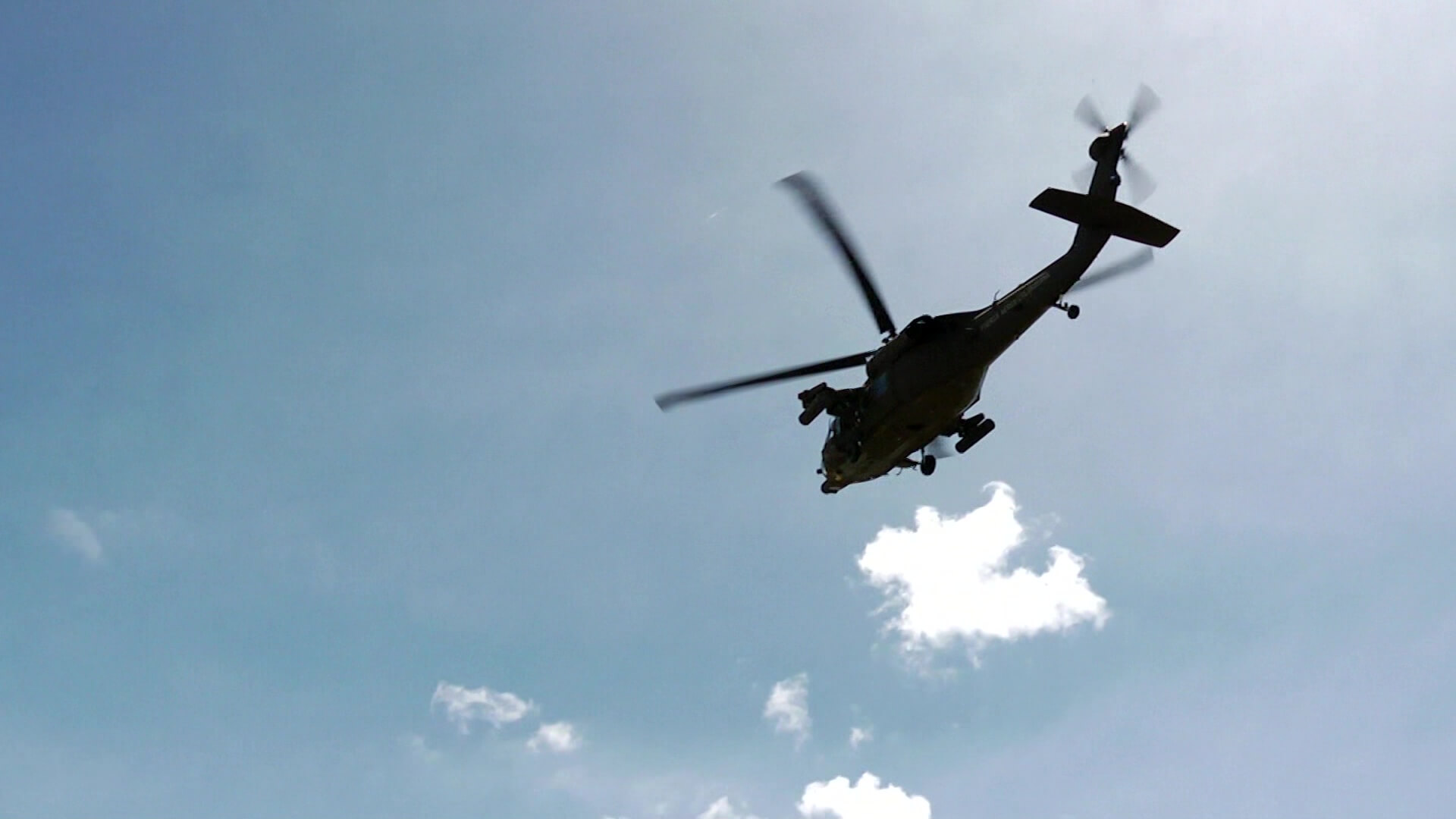 Fuerza Aérea mantiene operatividad para garantizar movilización