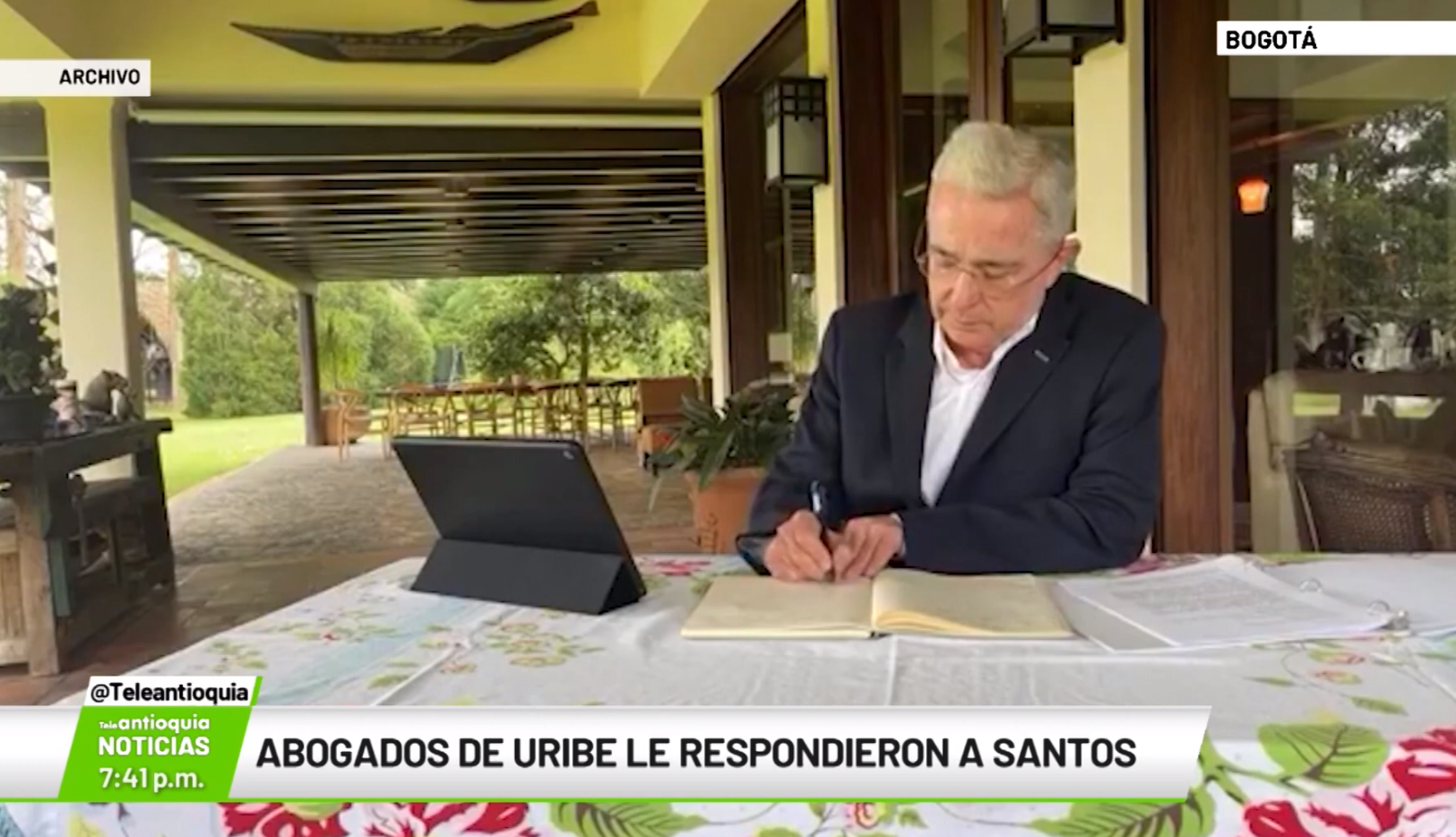 Abogados de Uribe le respondieron a Santos