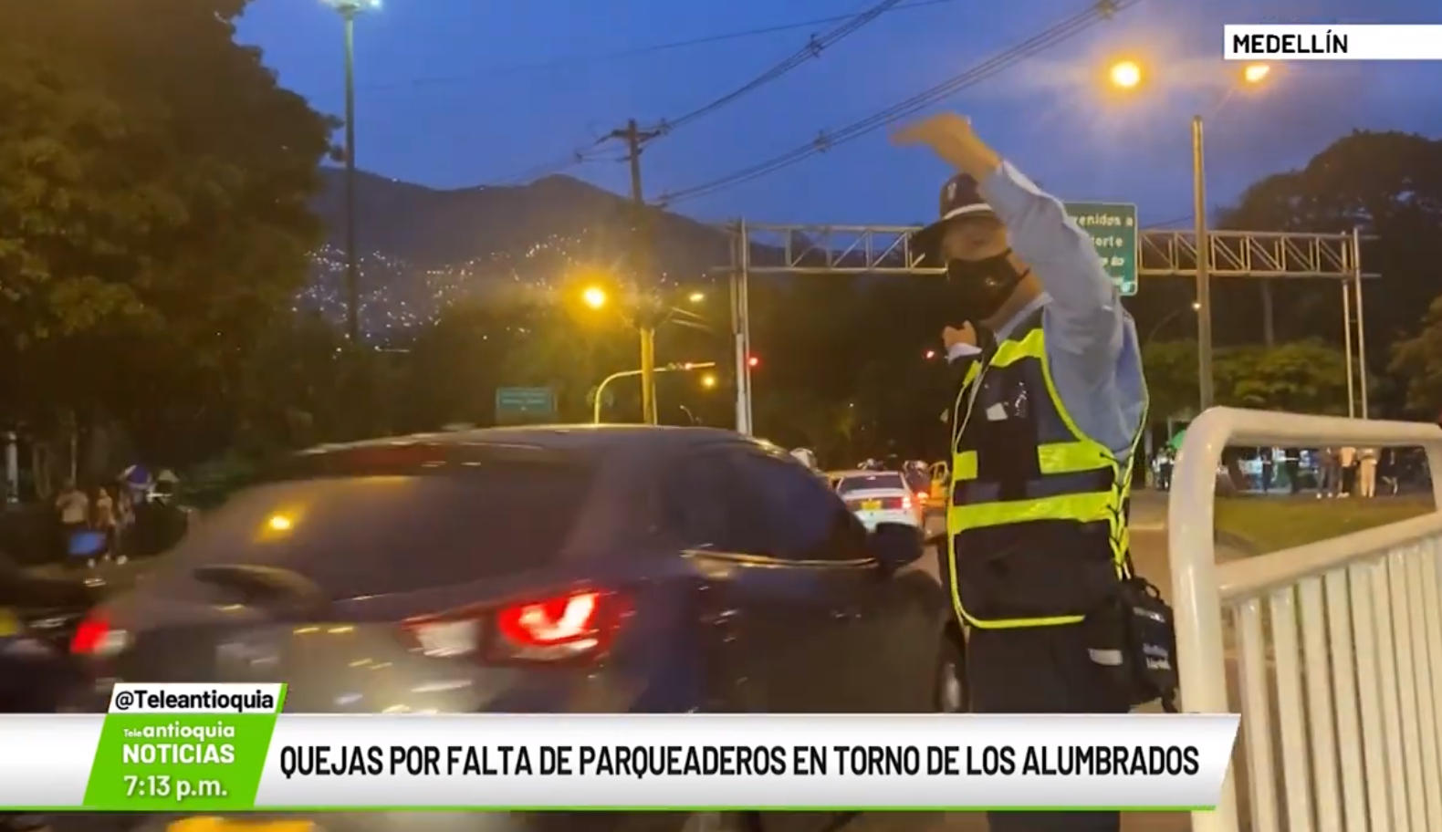 Parqueo alrededor de los alumbrados